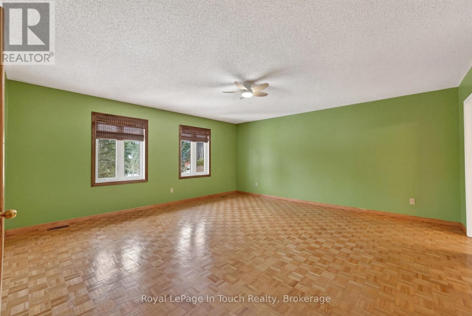 












23 DUQUETTE COURT

,
Tiny,




Ontario
L9M0H3

