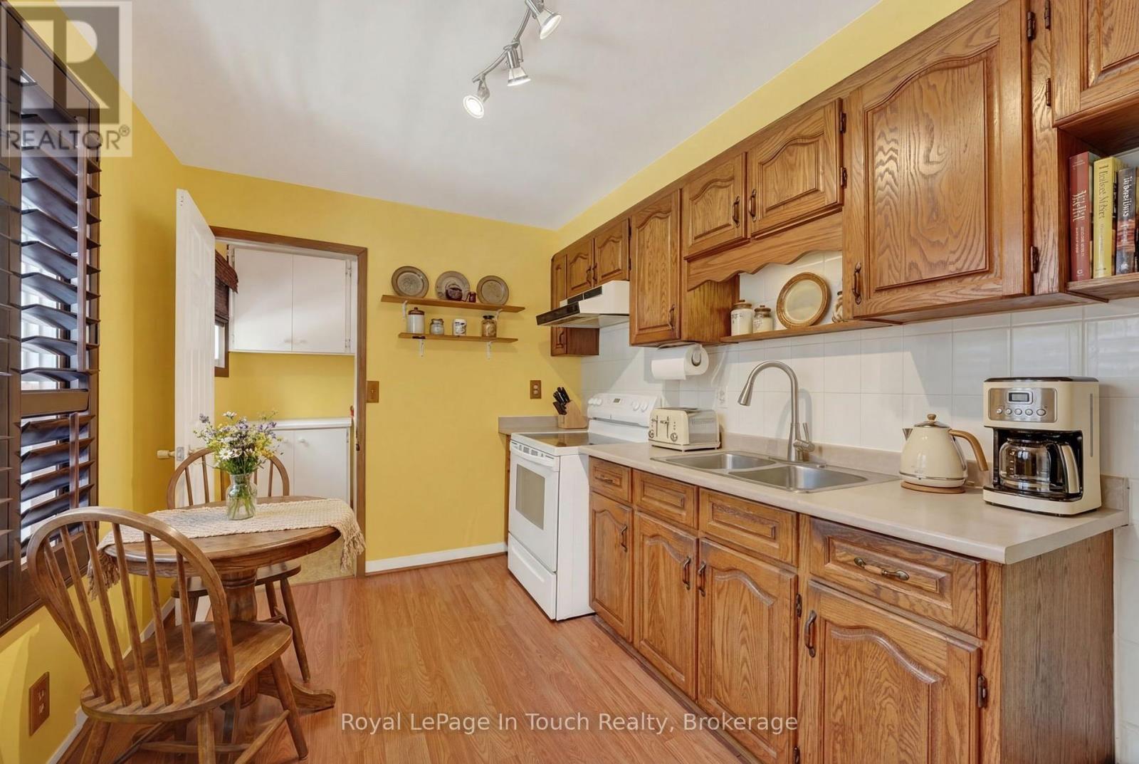 












23 DUQUETTE COURT

,
Tiny,




Ontario
L9M0H3

