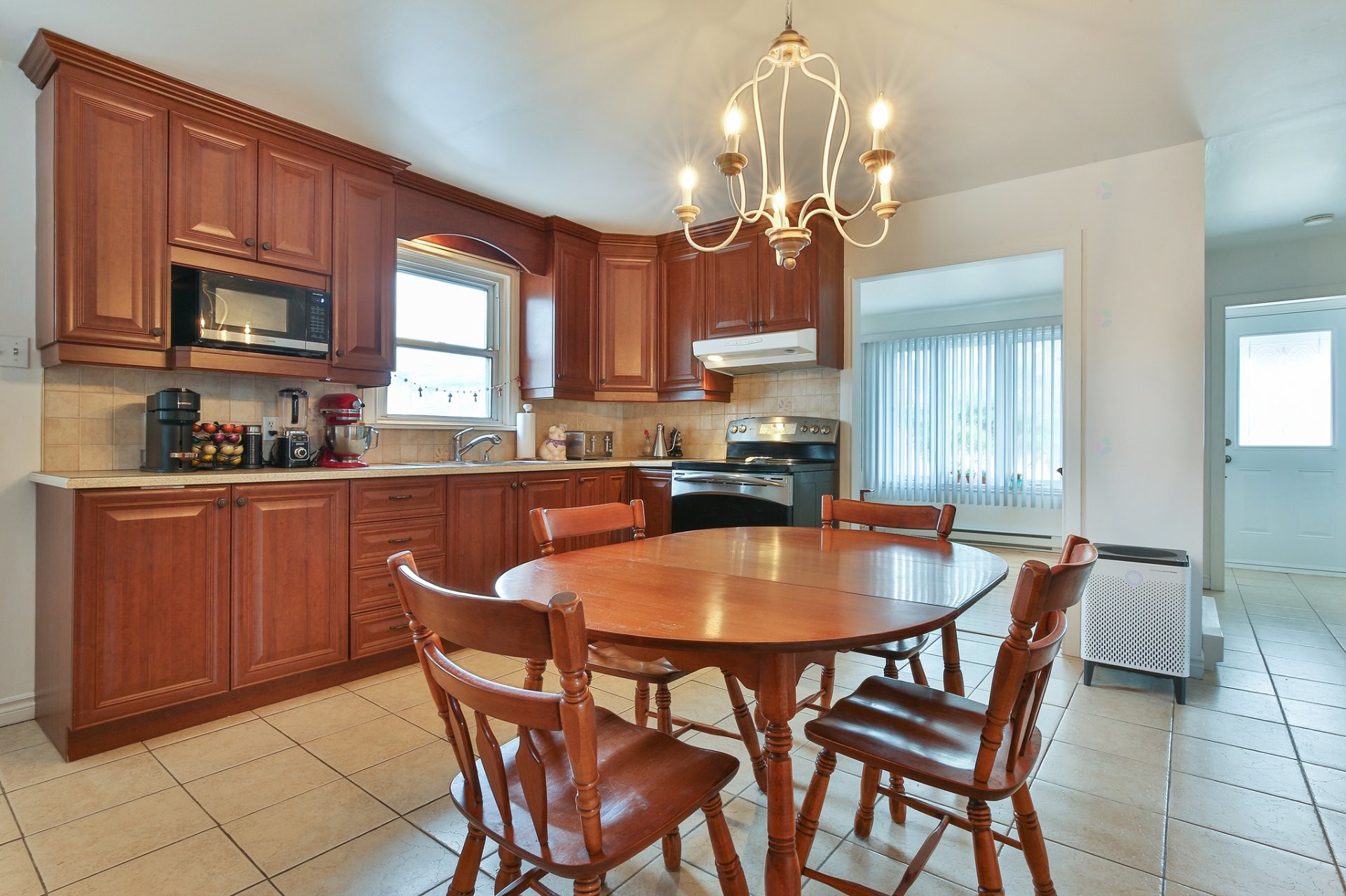 









1494


Rue Bernier

,
Saint-Jean-sur-Richelieu,




QC
J2W1C2

