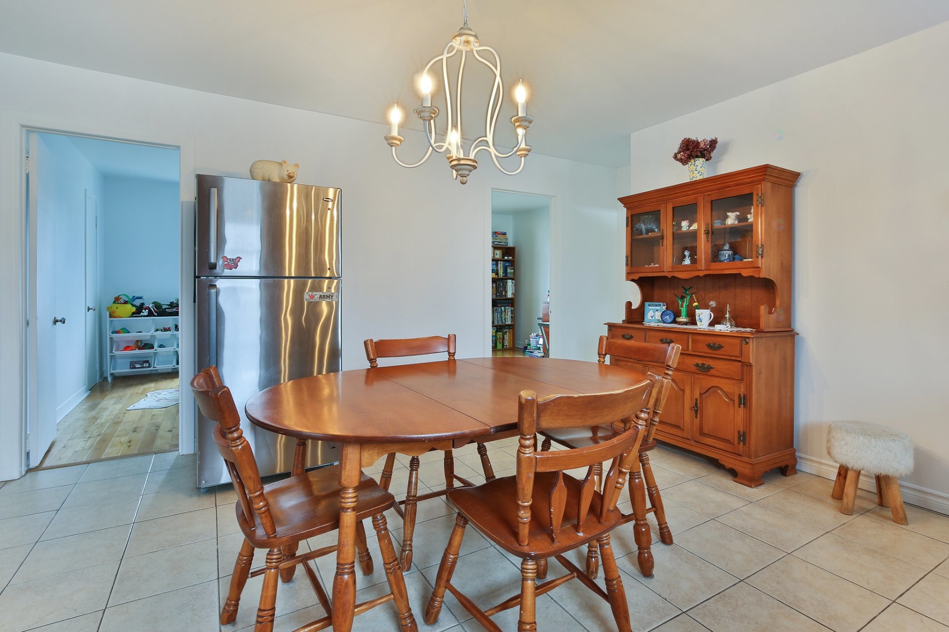 









1494


Rue Bernier

,
Saint-Jean-sur-Richelieu,




QC
J2W1C2

