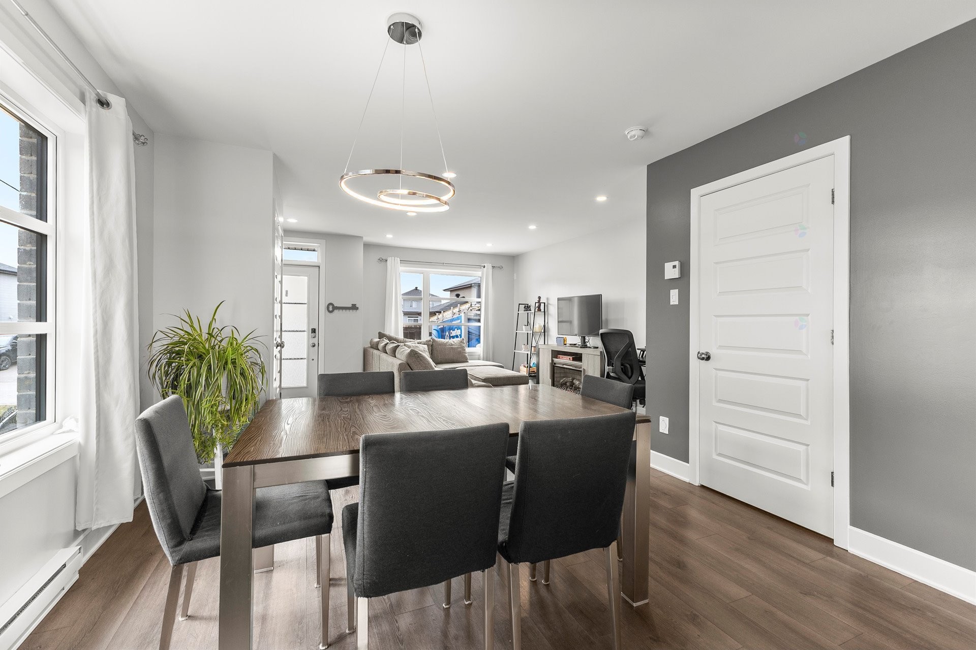 









62


Rue du Summerlea

,
Pointe-des-Cascades,




QC
J0P1M0

