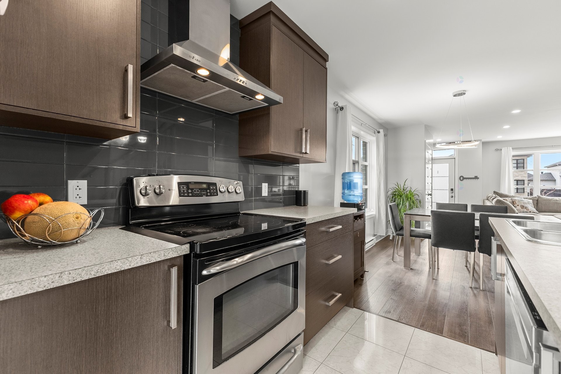 









62


Rue du Summerlea

,
Pointe-des-Cascades,




QC
J0P1M0

