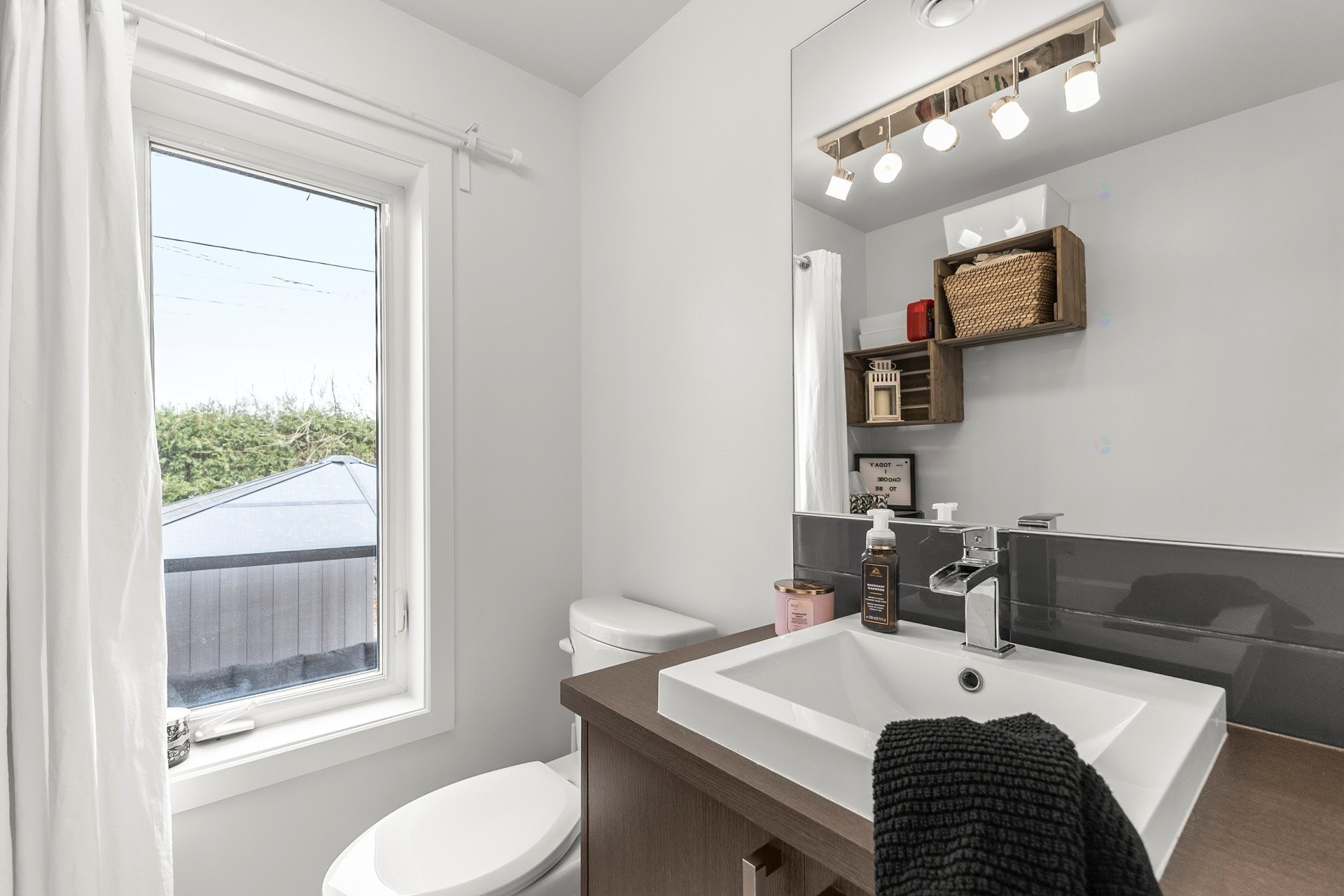 









62


Rue du Summerlea

,
Pointe-des-Cascades,




QC
J0P1M0

