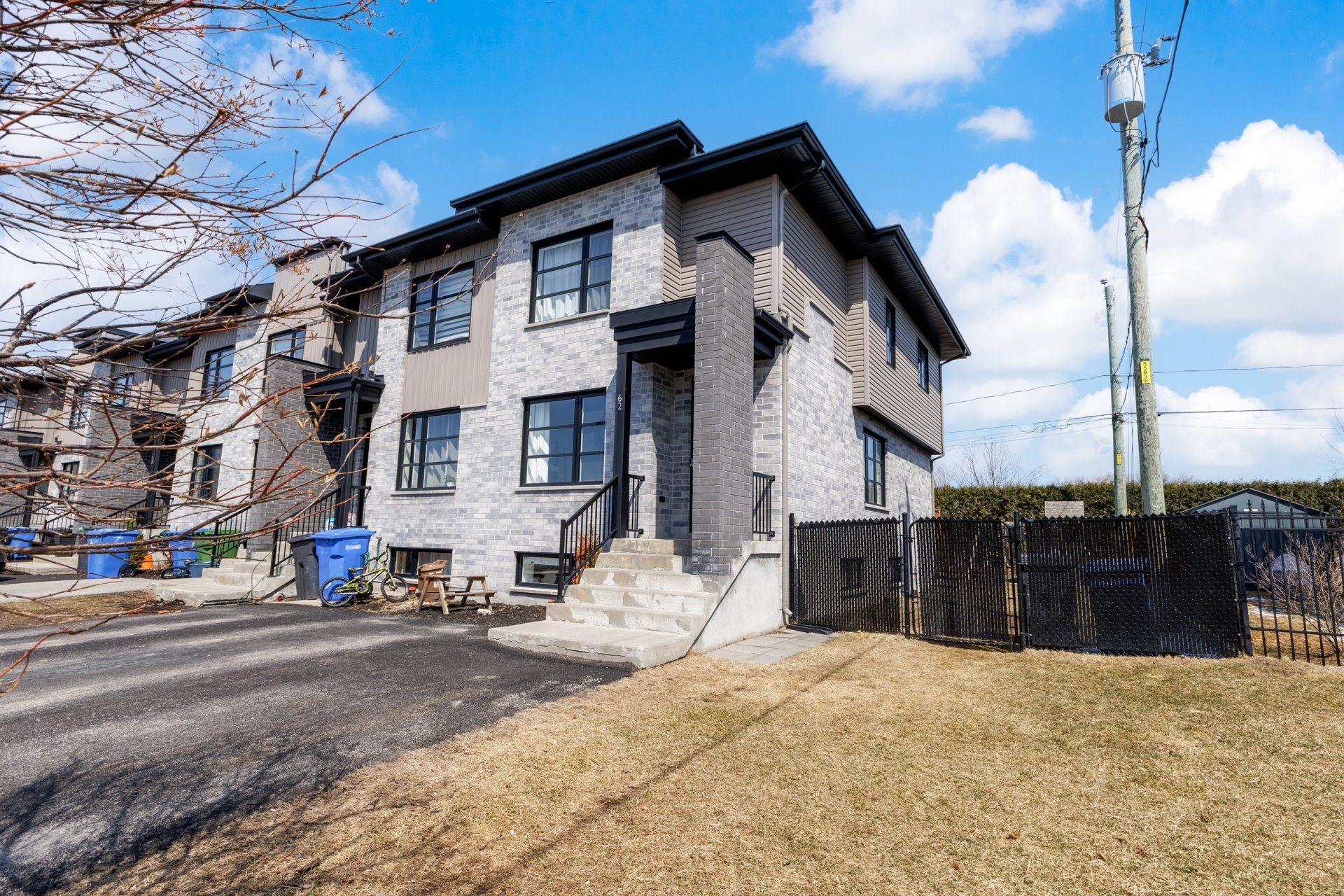 









62


Rue du Summerlea

,
Pointe-des-Cascades,




QC
J0P1M0

