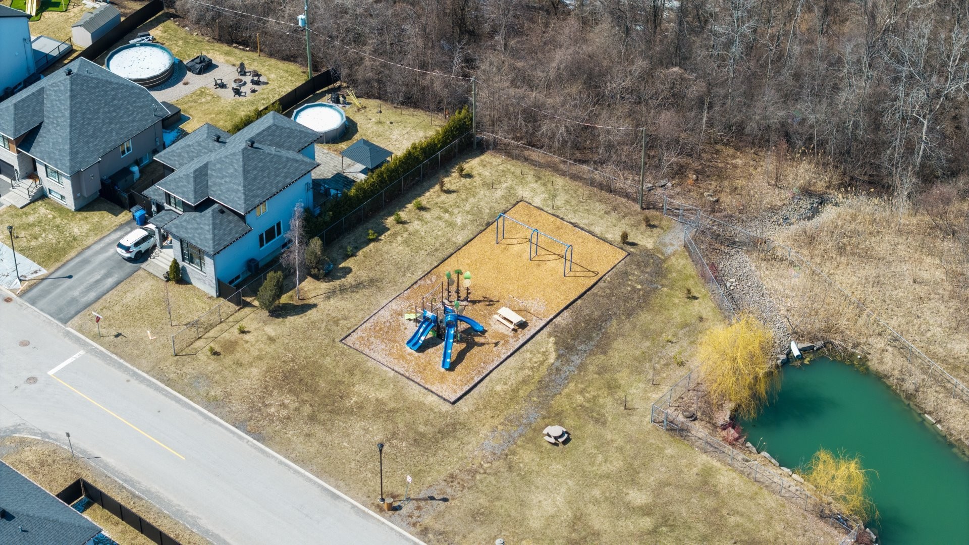 









62


Rue du Summerlea

,
Pointe-des-Cascades,




QC
J0P1M0

