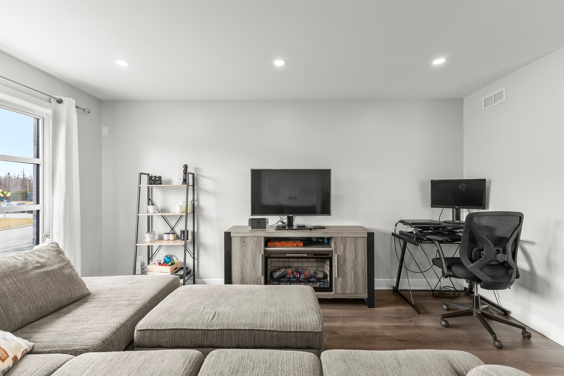 









62


Rue du Summerlea

,
Pointe-des-Cascades,




QC
J0P1M0

