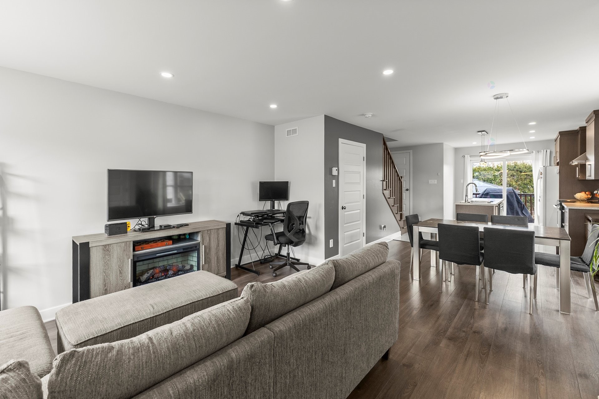 









62


Rue du Summerlea

,
Pointe-des-Cascades,




QC
J0P1M0

