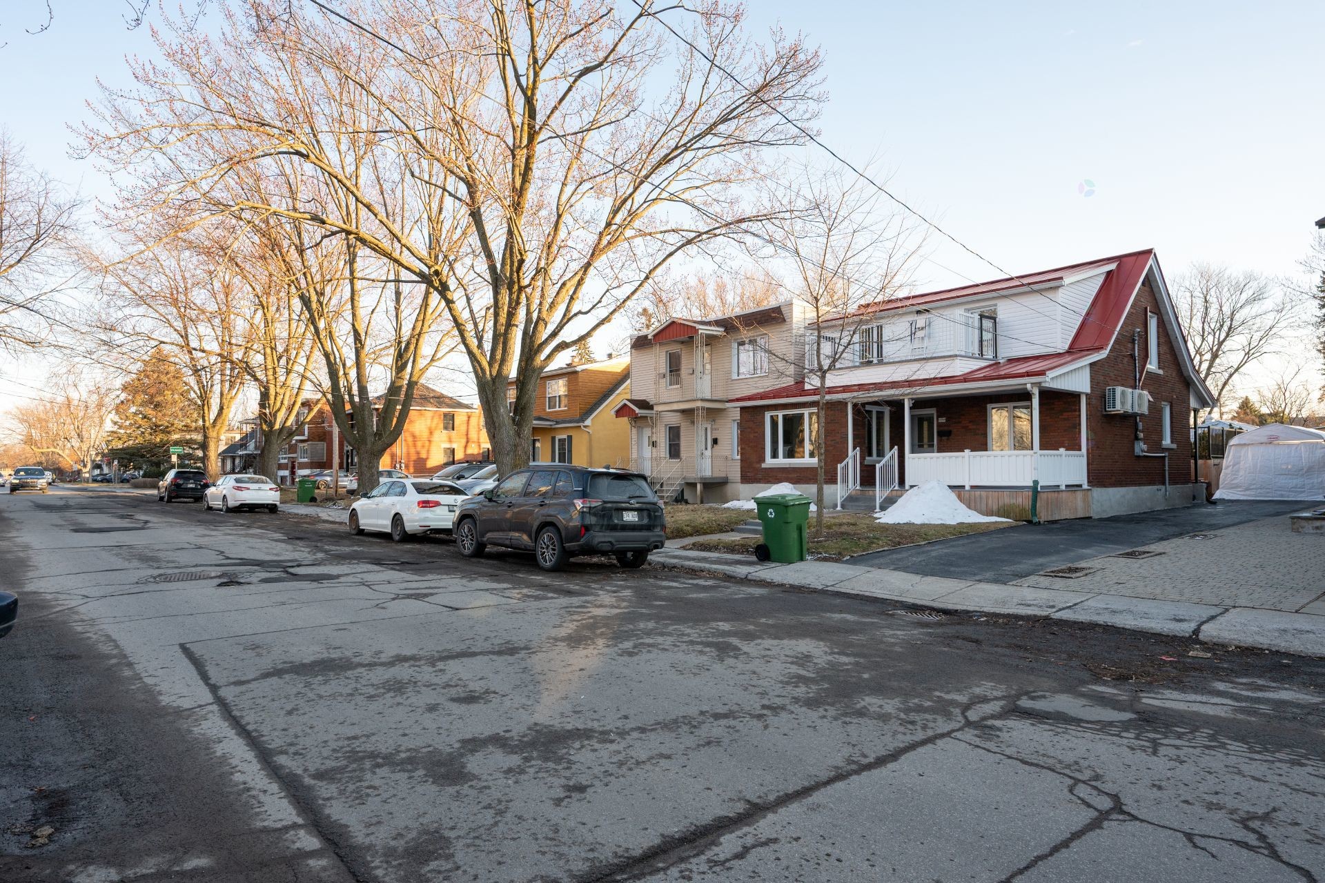 









12050


Rue Cousineau

,
Montréal (Ahuntsic-Cartierville),




QC
H4K1P5

