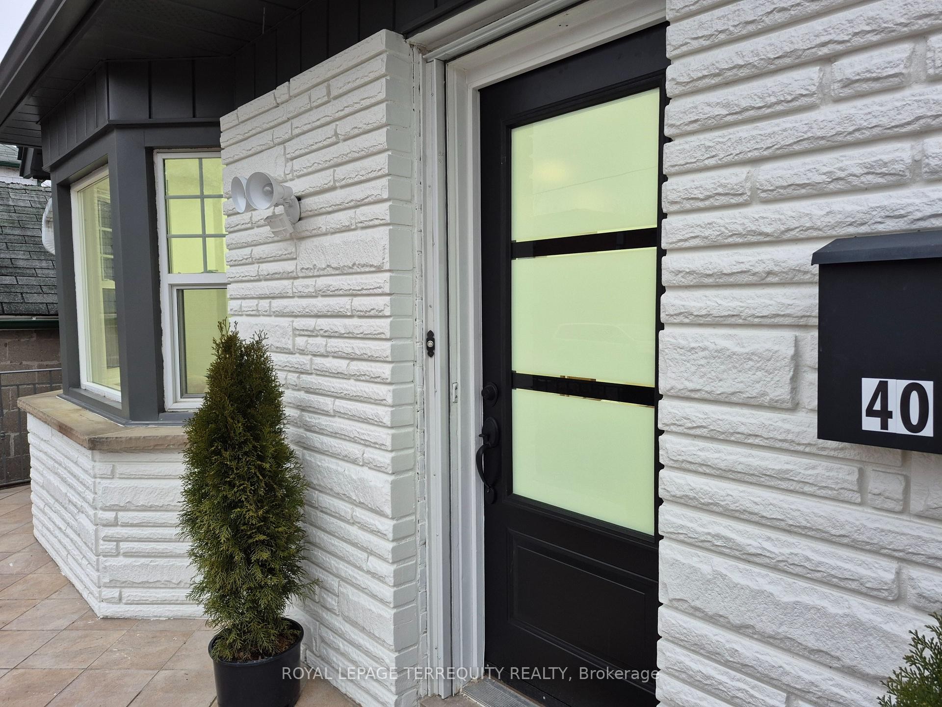 









40


Leroy

Avenue,
Toronto,




ON
M4J 4G8

