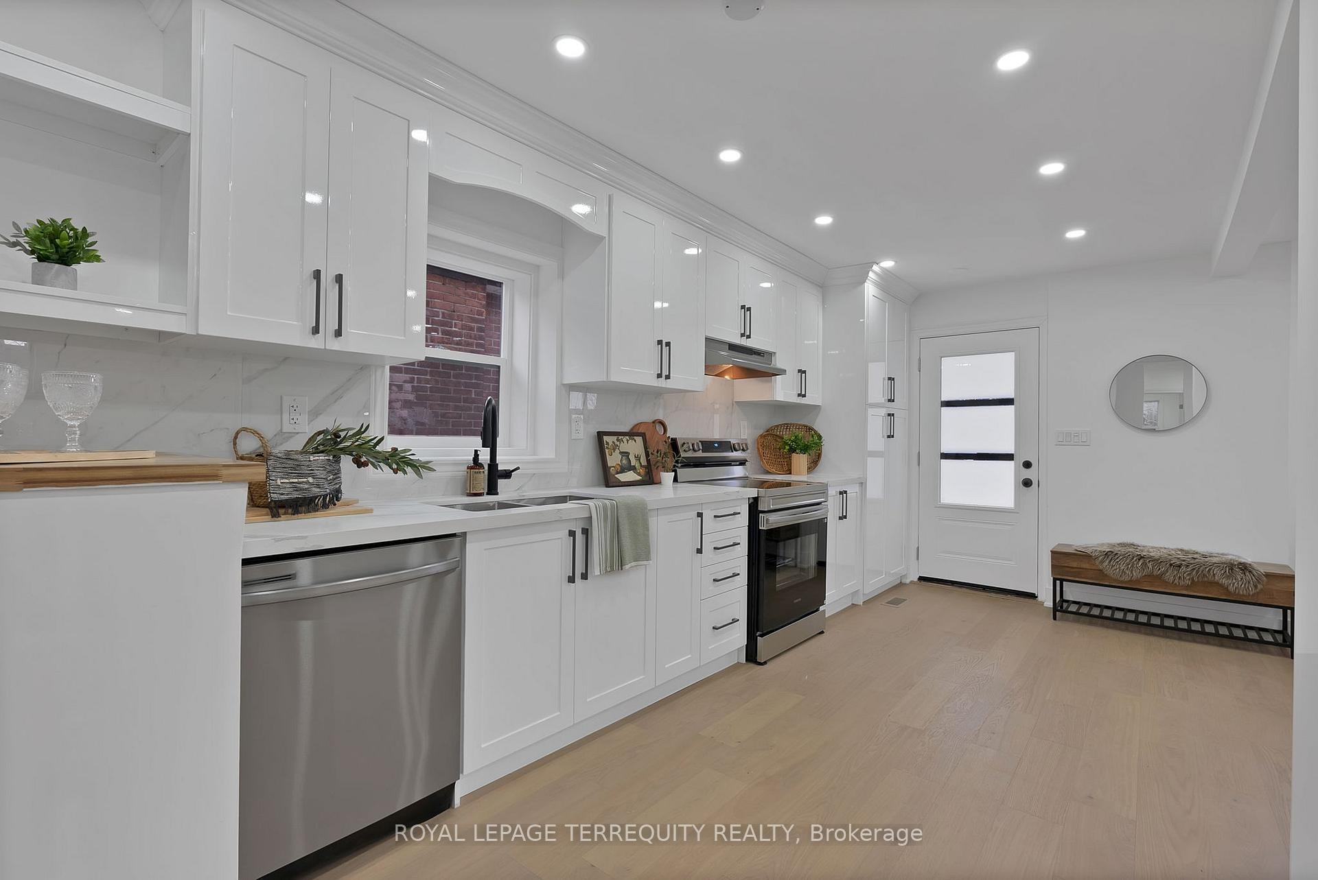 









40


Leroy

Avenue,
Toronto,




ON
M4J 4G8

