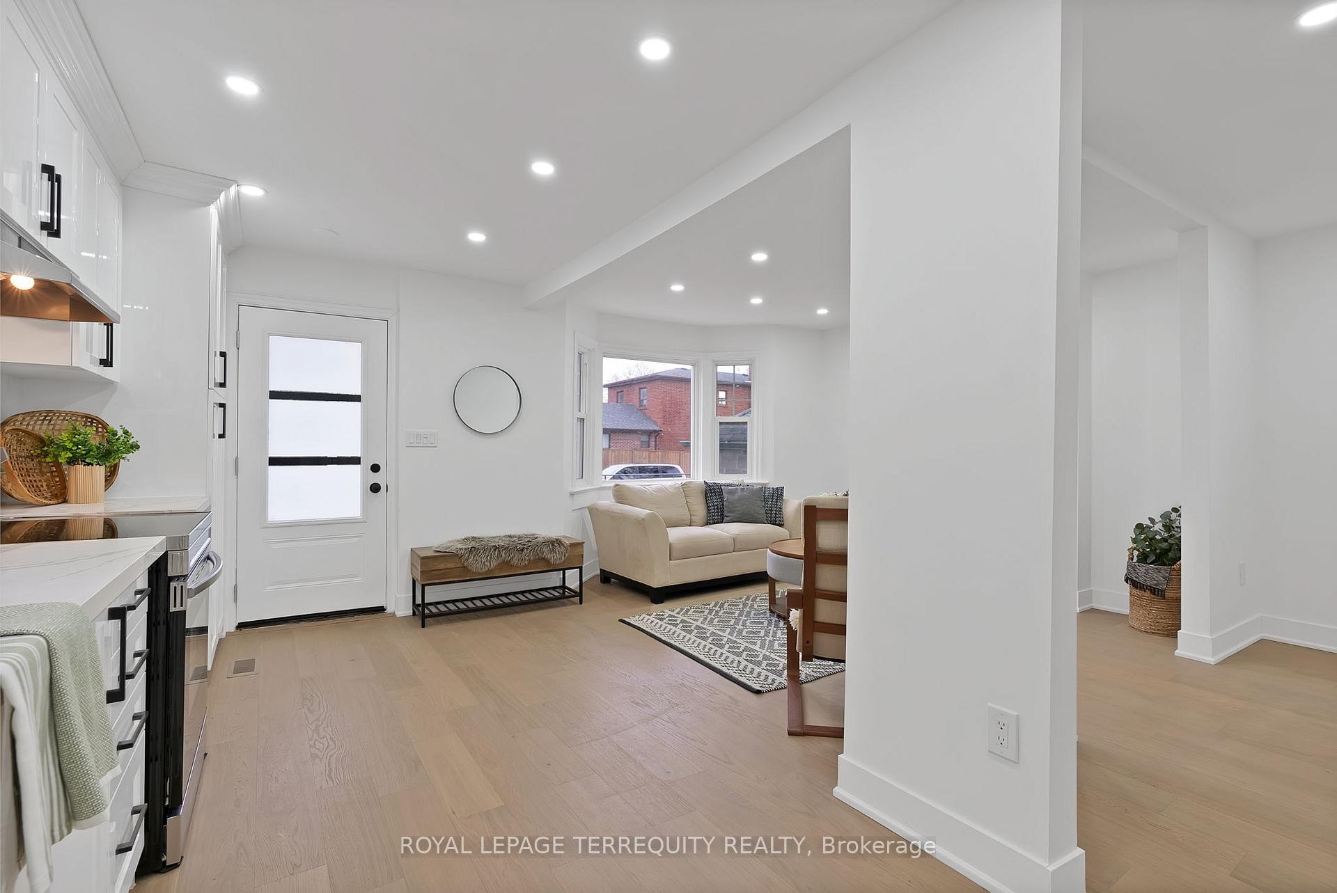 









40


Leroy

Avenue,
Toronto,




ON
M4J 4G8

