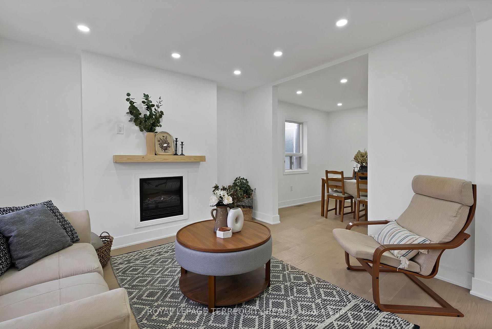 









40


Leroy

Avenue,
Toronto,




ON
M4J 4G8

