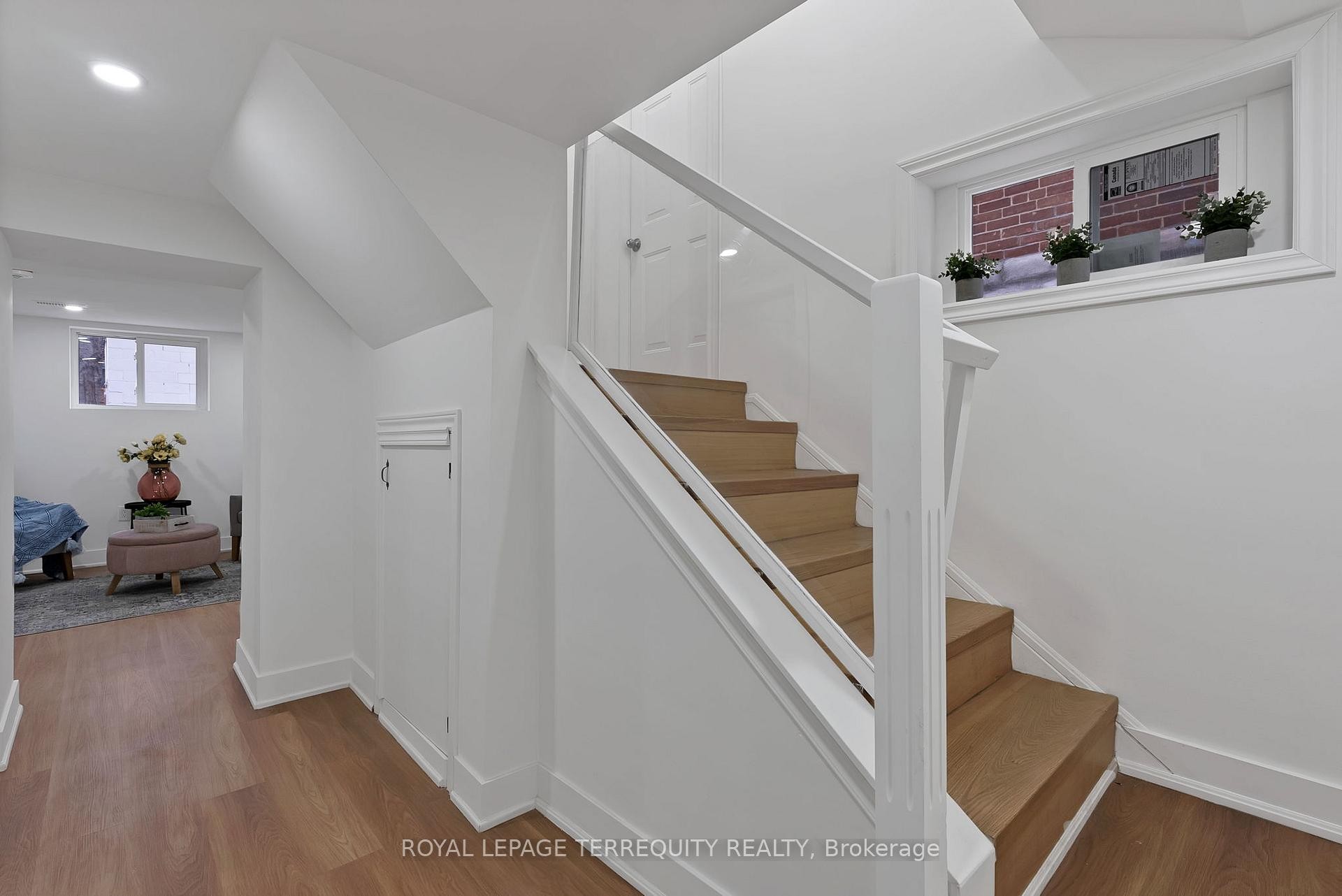 









40


Leroy

Avenue,
Toronto,




ON
M4J 4G8

