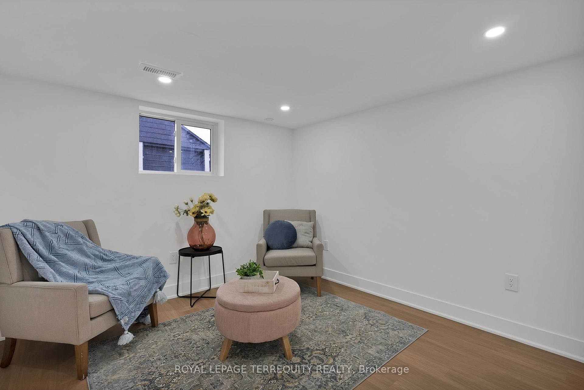 









40


Leroy

Avenue,
Toronto,




ON
M4J 4G8

