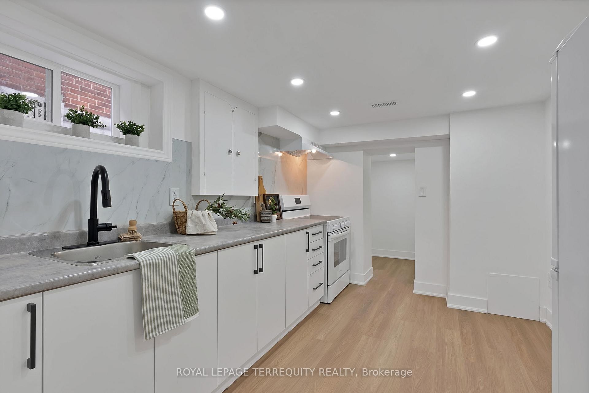 









40


Leroy

Avenue,
Toronto,




ON
M4J 4G8

