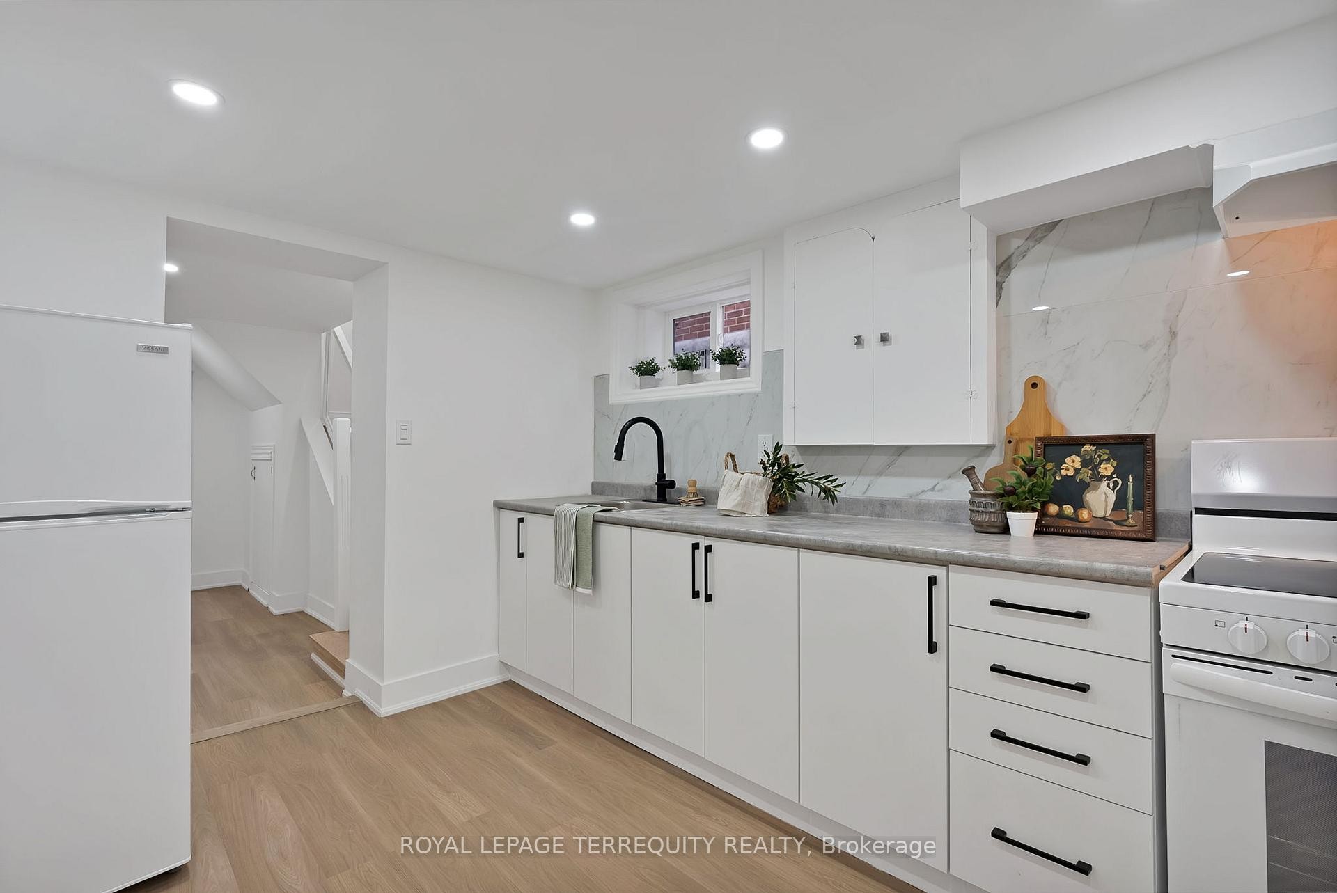 









40


Leroy

Avenue,
Toronto,




ON
M4J 4G8

