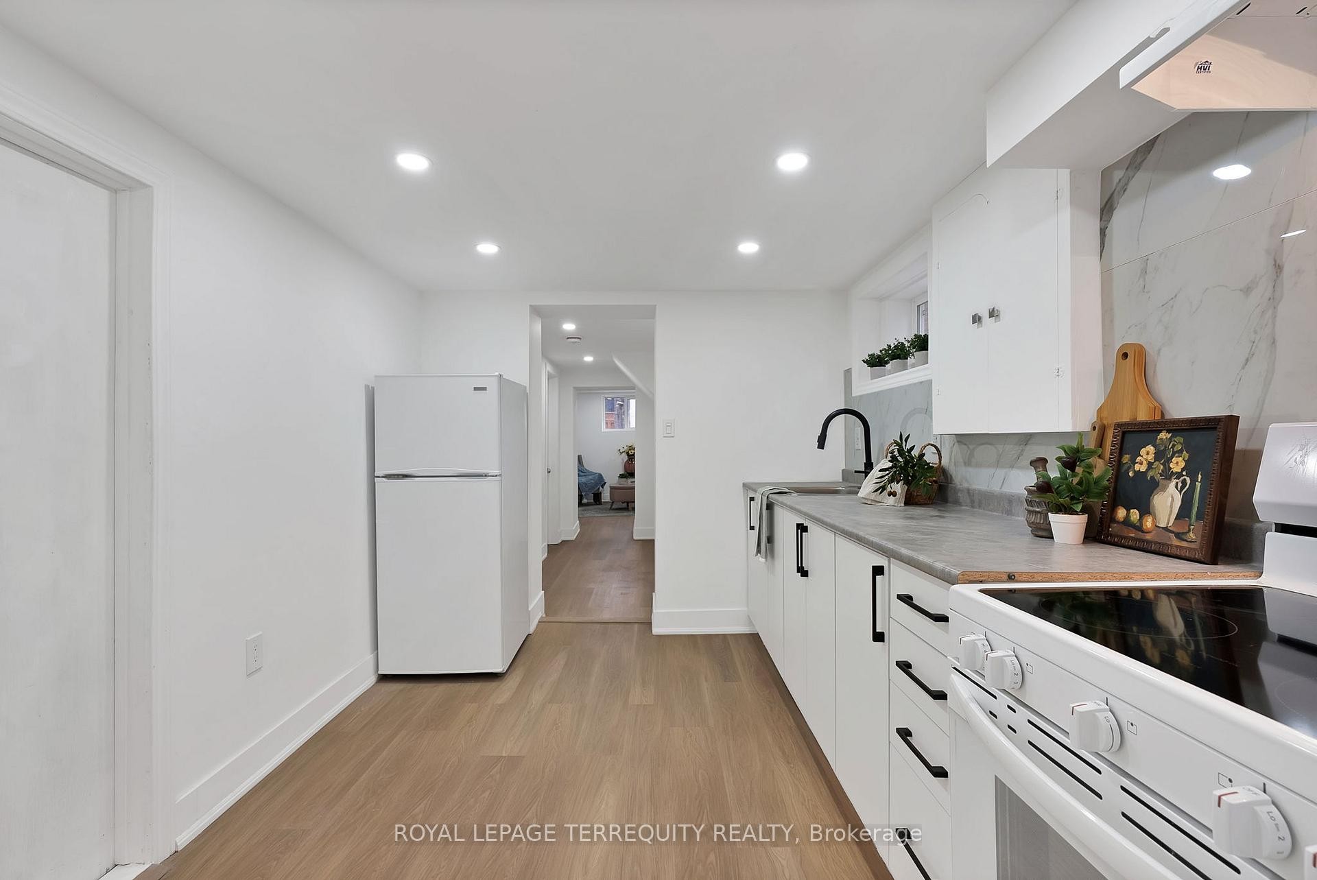 









40


Leroy

Avenue,
Toronto,




ON
M4J 4G8

