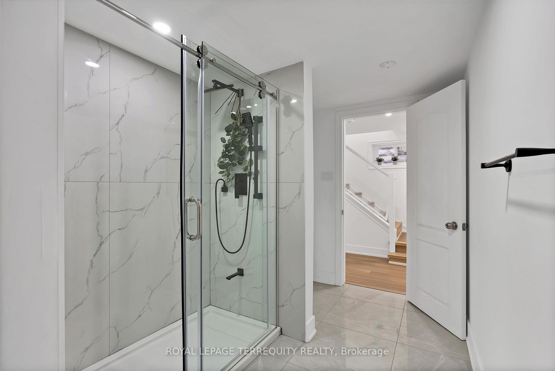 









40


Leroy

Avenue,
Toronto,




ON
M4J 4G8

