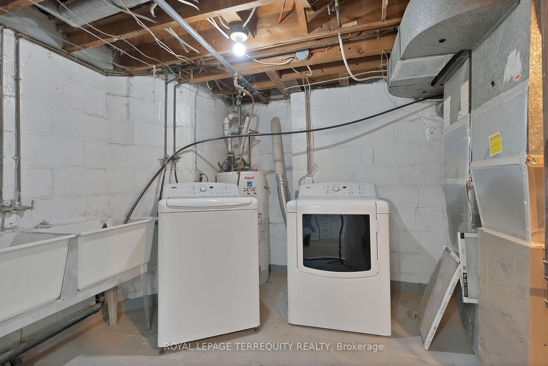 









40


Leroy

Avenue,
Toronto,




ON
M4J 4G8

