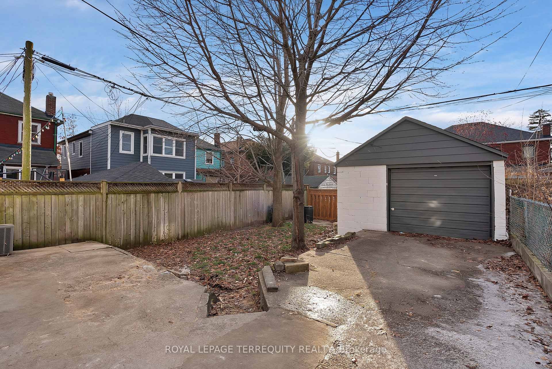 









40


Leroy

Avenue,
Toronto,




ON
M4J 4G8

