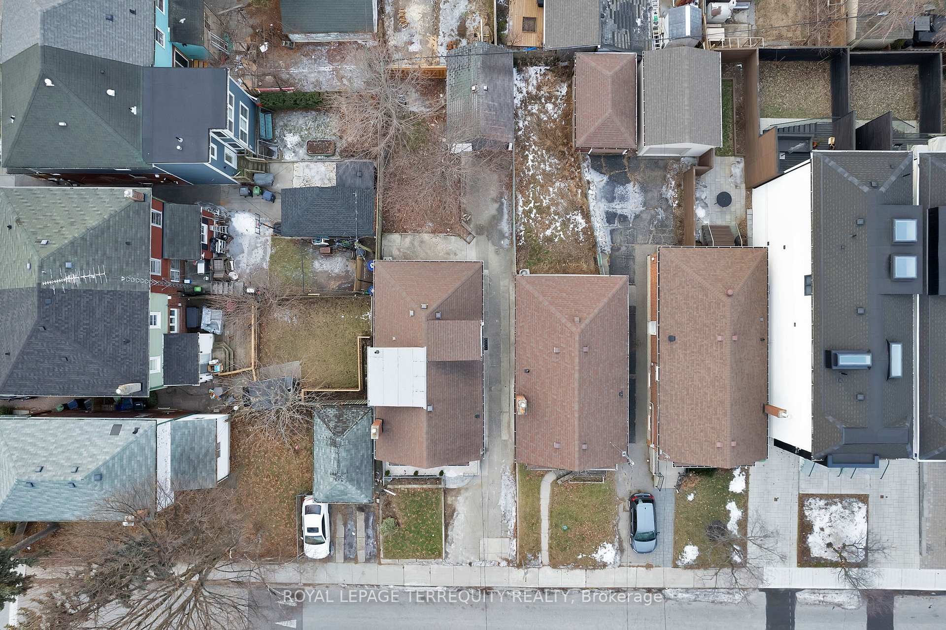 









40


Leroy

Avenue,
Toronto,




ON
M4J 4G8

