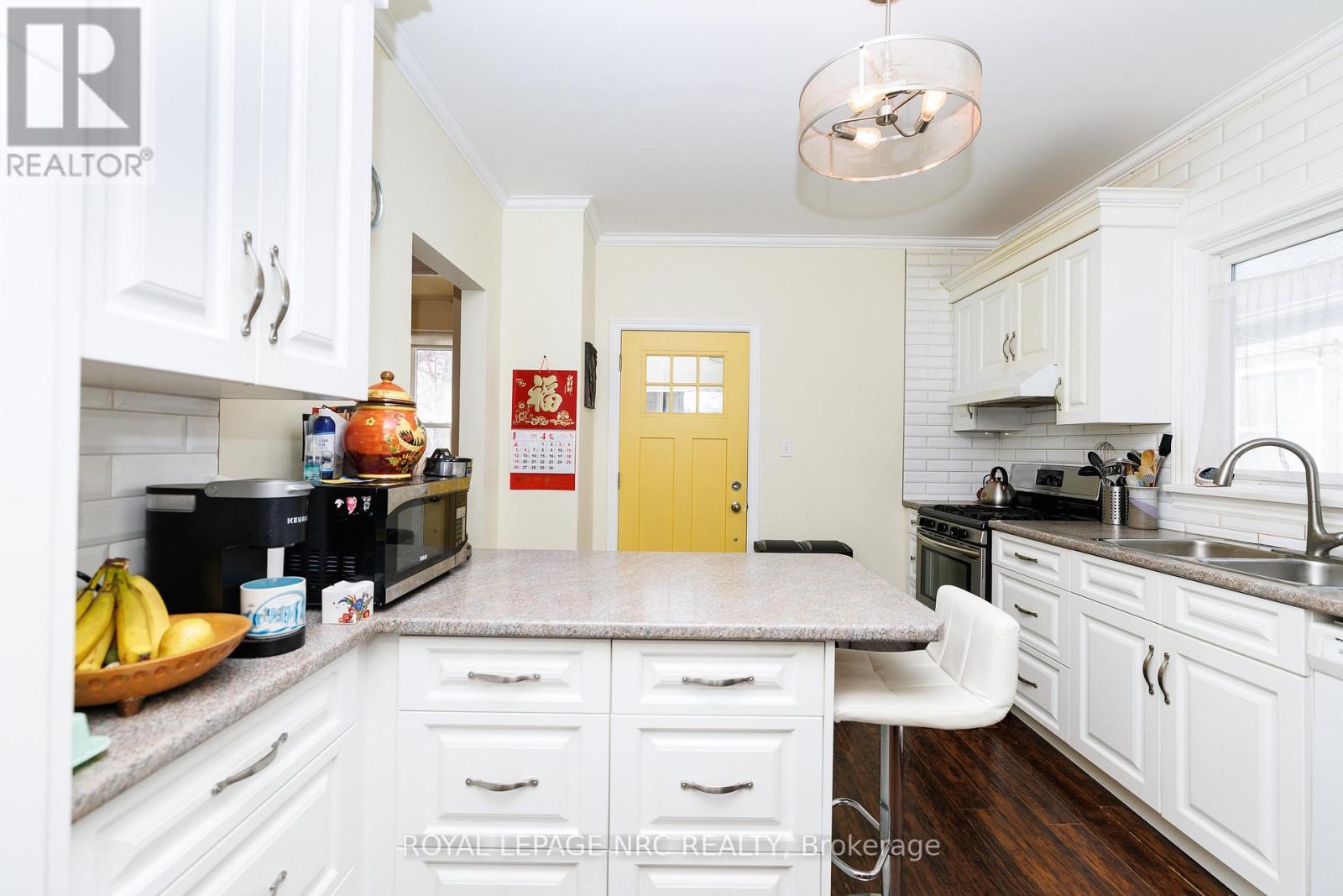 












78 RUSSELL AVENUE

,
St. Catharines (Downtown),




Ontario
L2R1V7

