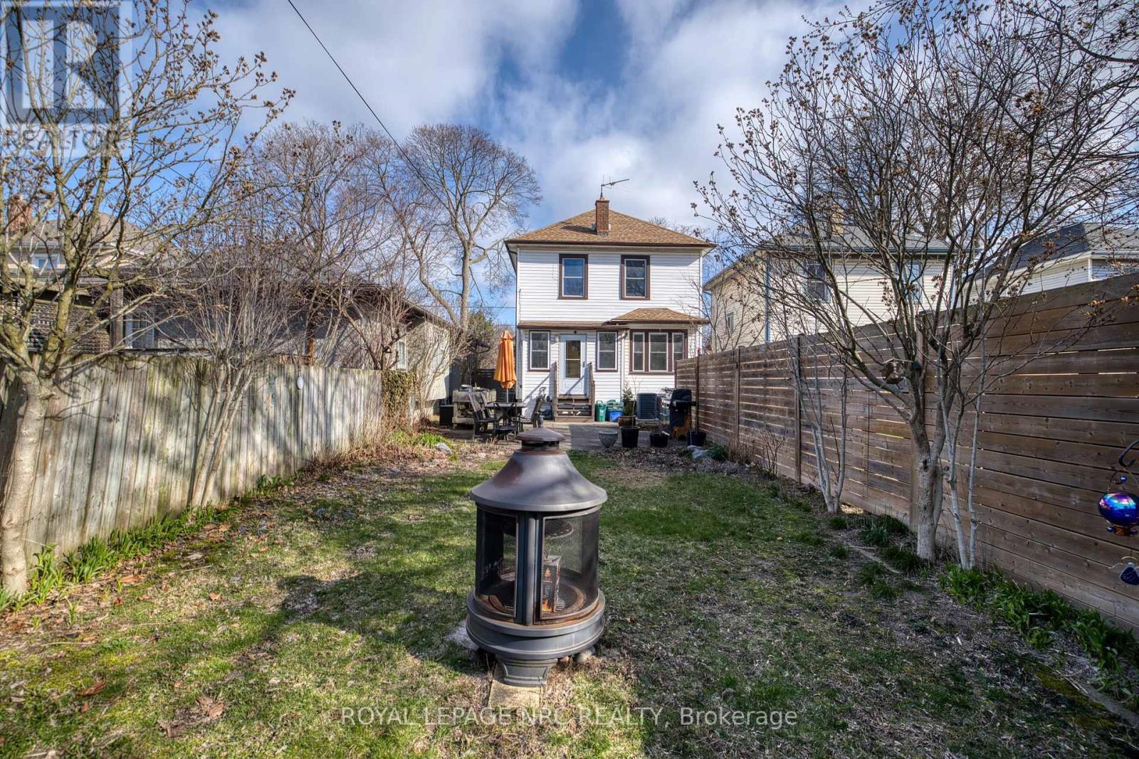 












78 RUSSELL AVENUE

,
St. Catharines (Downtown),




Ontario
L2R1V7

