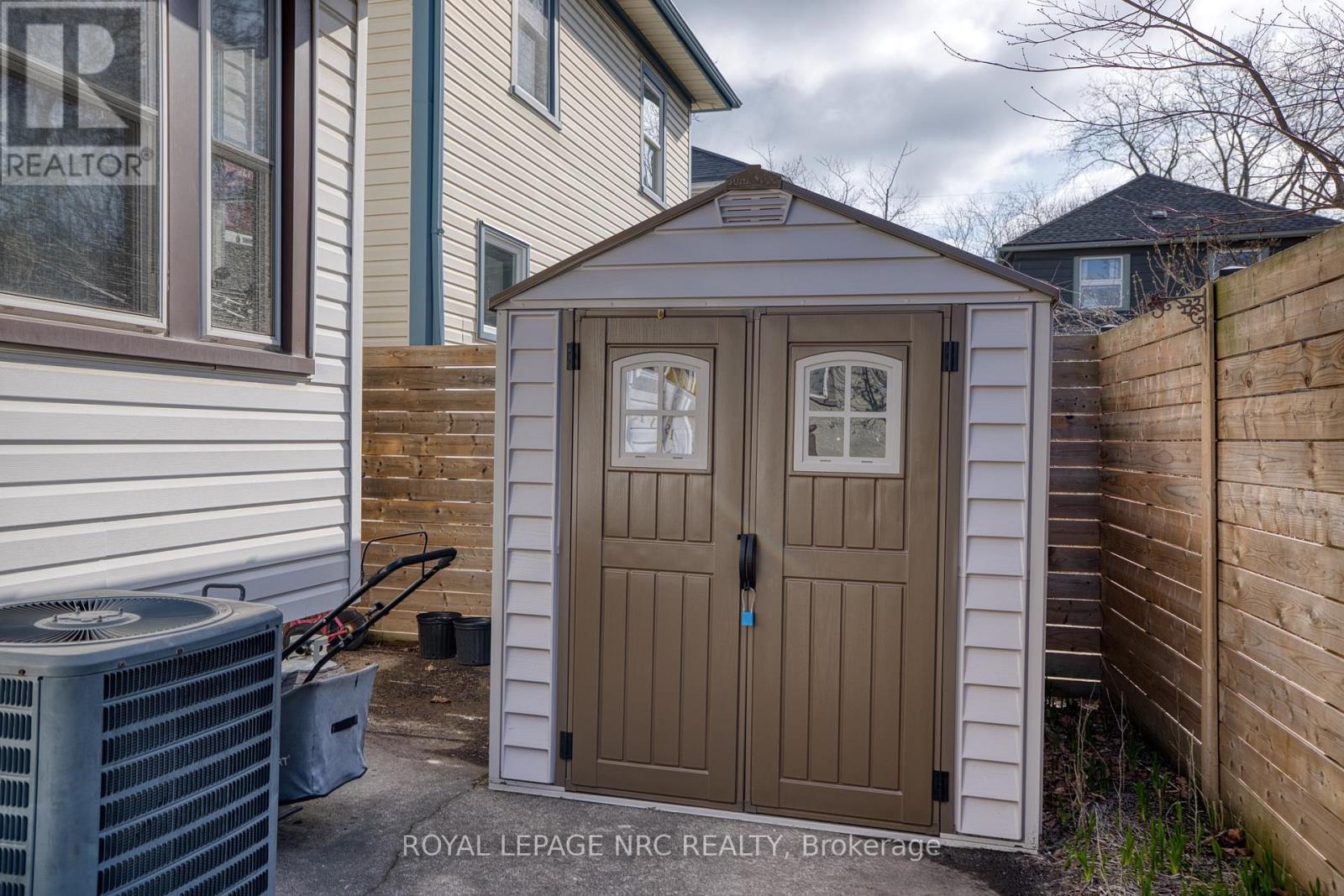 












78 RUSSELL AVENUE

,
St. Catharines (Downtown),




Ontario
L2R1V7

