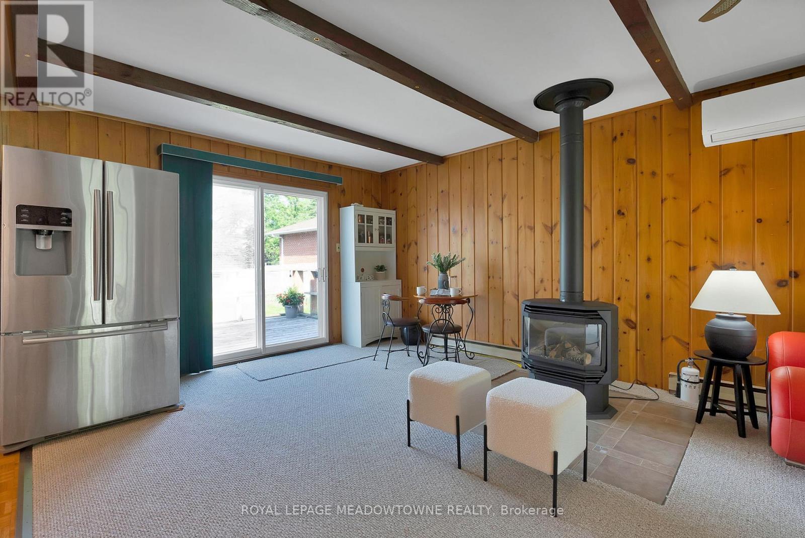 












46 HAWKE DRIVE

,
Kawartha Lakes,




Ontario
K0L2W0


