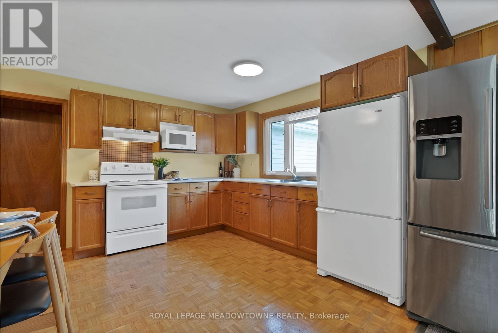












46 HAWKE DRIVE

,
Kawartha Lakes,




Ontario
K0L2W0

