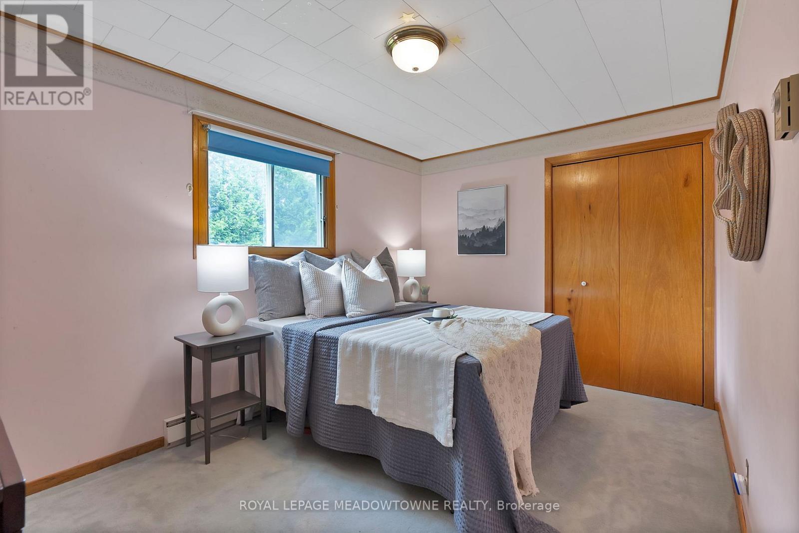 












46 HAWKE DRIVE

,
Kawartha Lakes,




Ontario
K0L2W0

