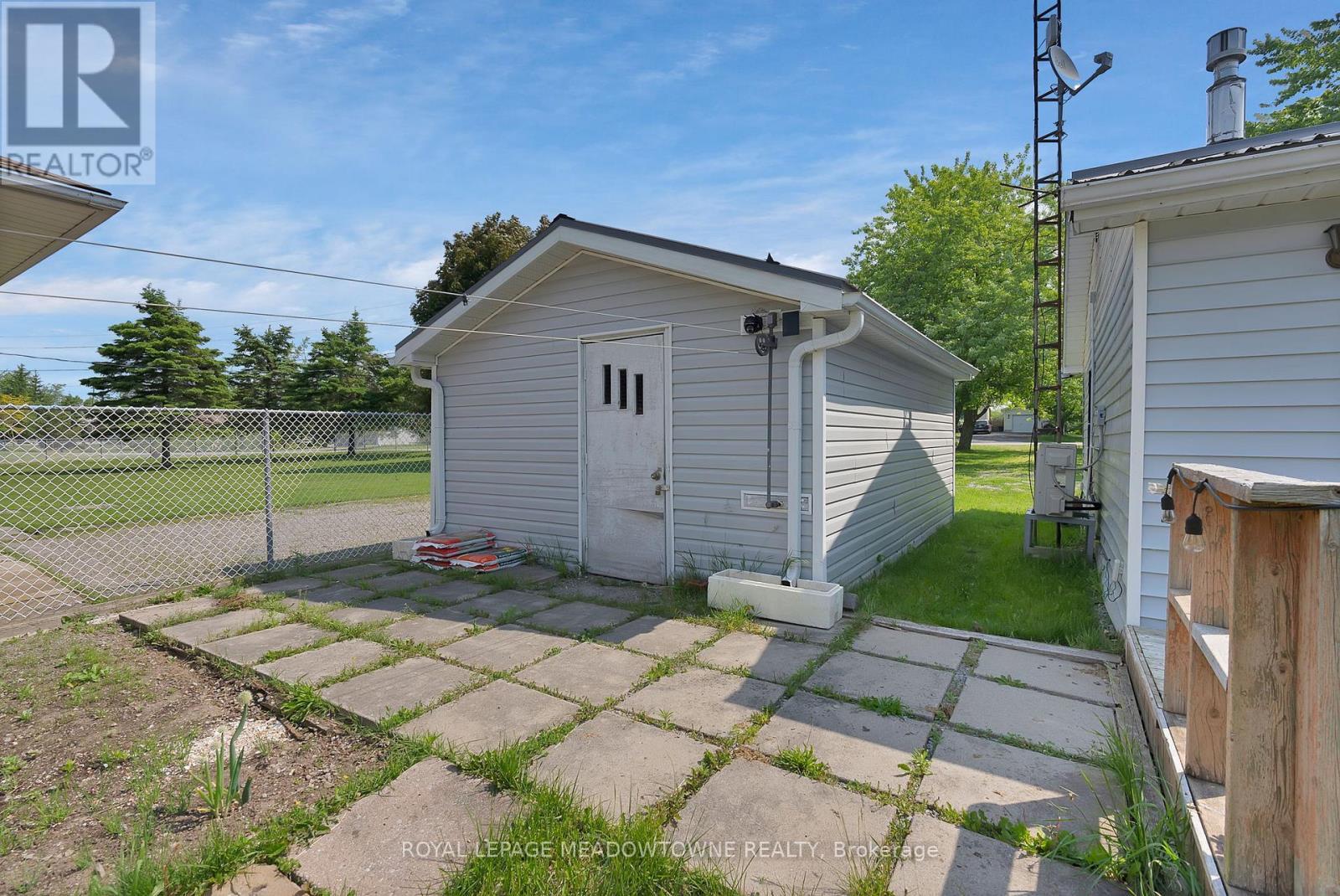 












46 HAWKE DRIVE

,
Kawartha Lakes,




Ontario
K0L2W0

