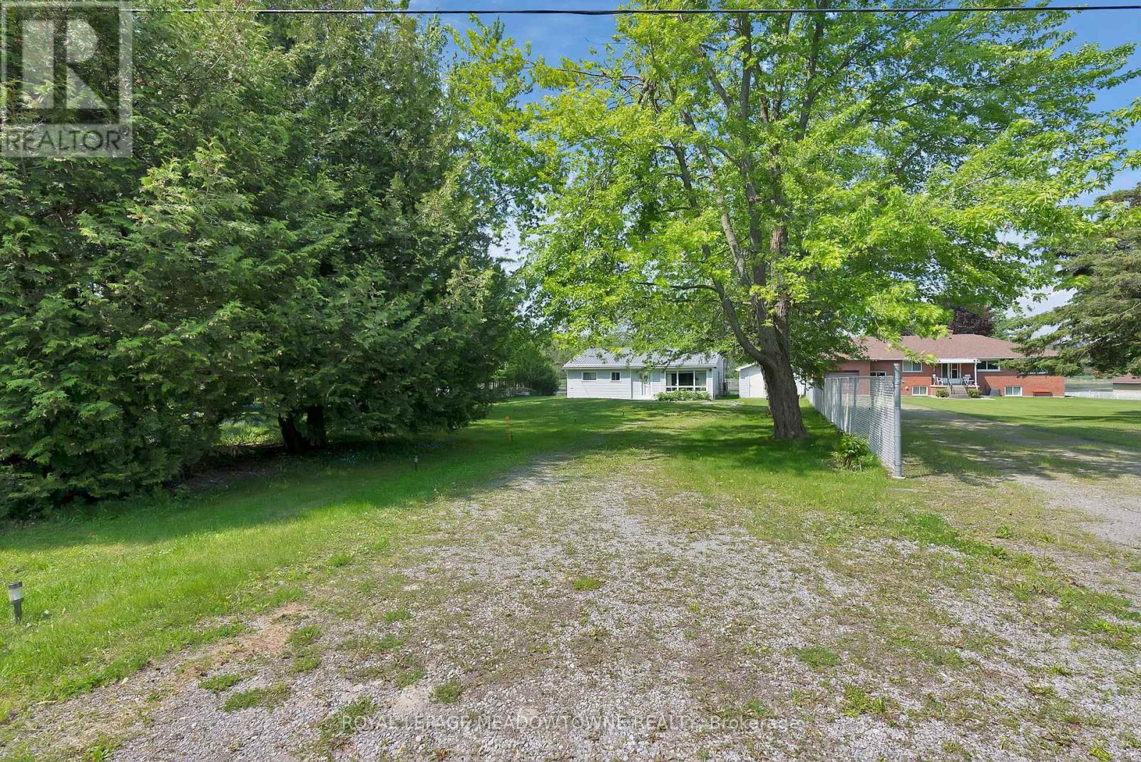 












46 HAWKE DRIVE

,
Kawartha Lakes,




Ontario
K0L2W0

