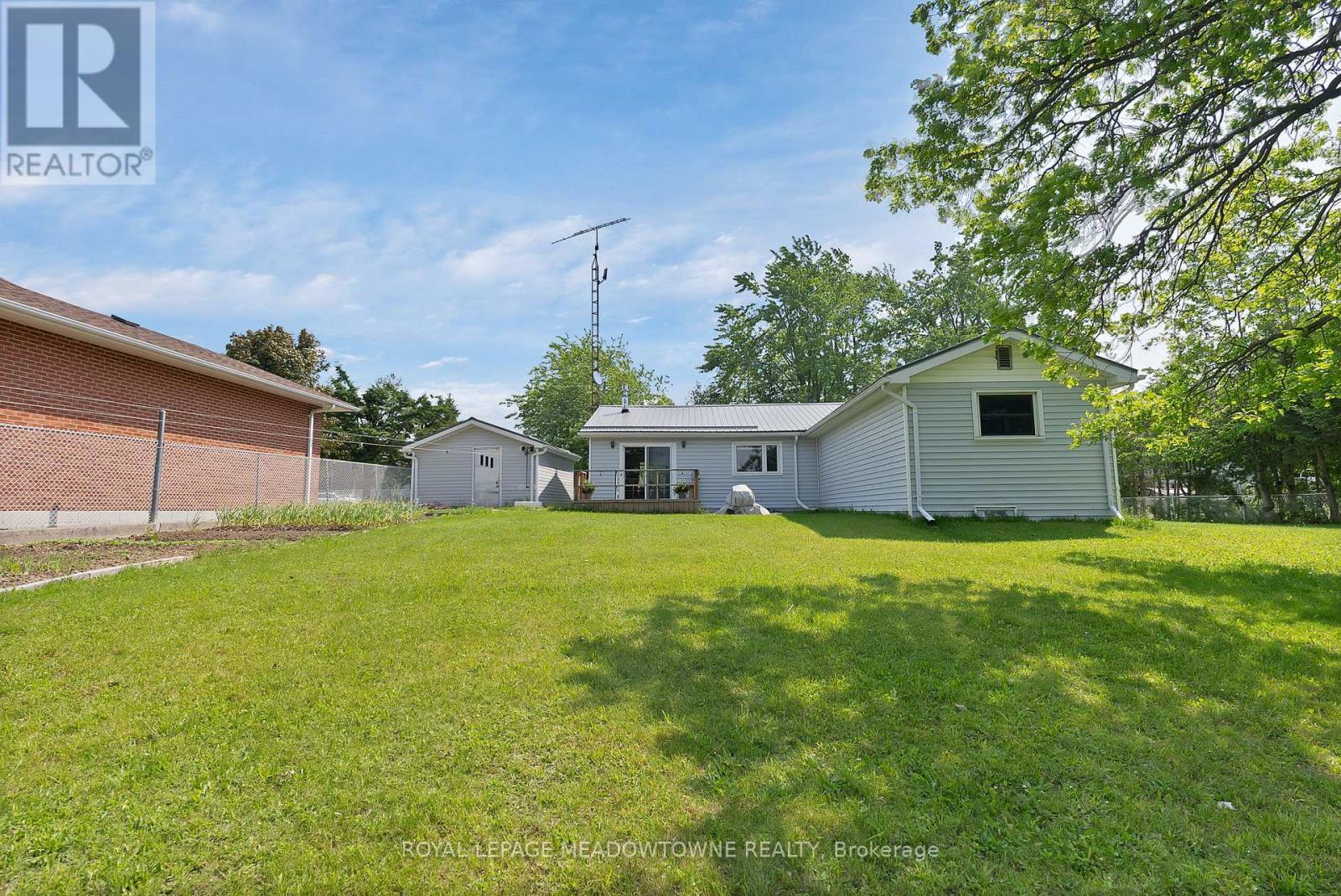 












46 HAWKE DRIVE

,
Kawartha Lakes,




Ontario
K0L2W0

