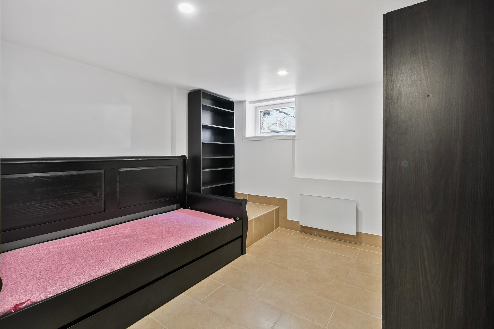 









2810


Rue Paul-Pau

,
Montréal (Mercier/Hochelaga-Maisonneuve),




QC
H1L4L7

