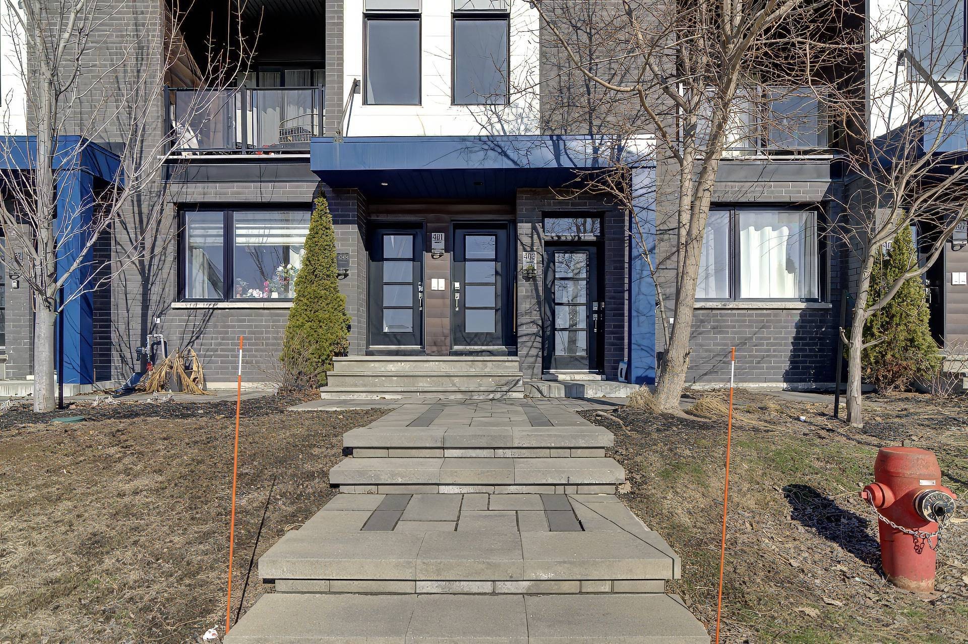 









399

 - 403


Rue d'Ambre

,
Candiac,




QC
J5R3L6

