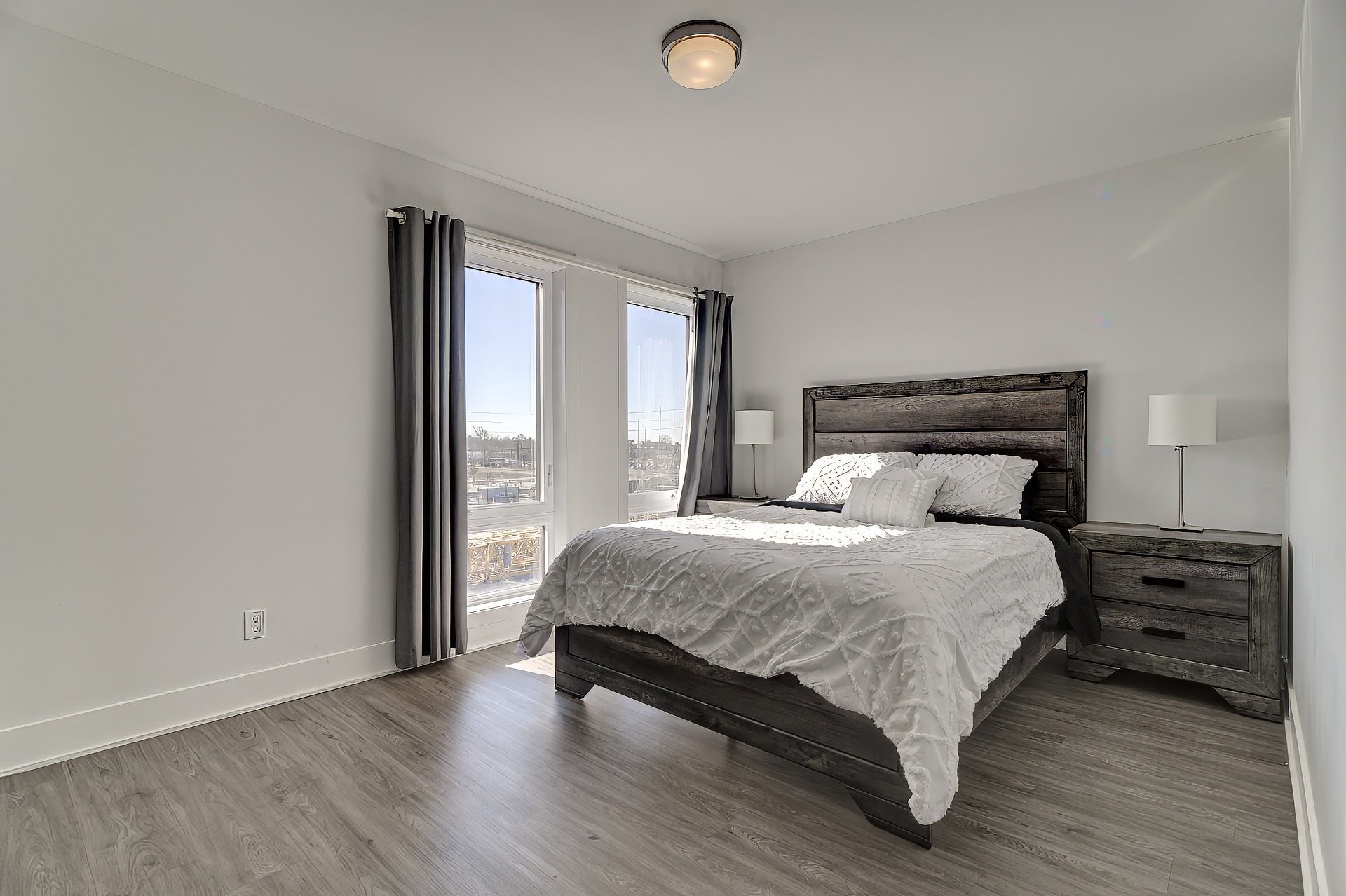 









399

 - 403


Rue d'Ambre

,
Candiac,




QC
J5R3L6

