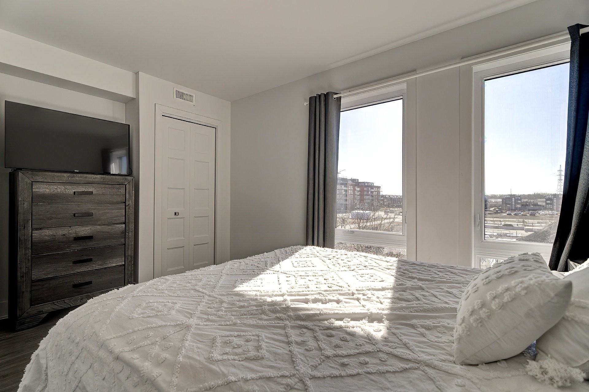 









399

 - 403


Rue d'Ambre

,
Candiac,




QC
J5R3L6

