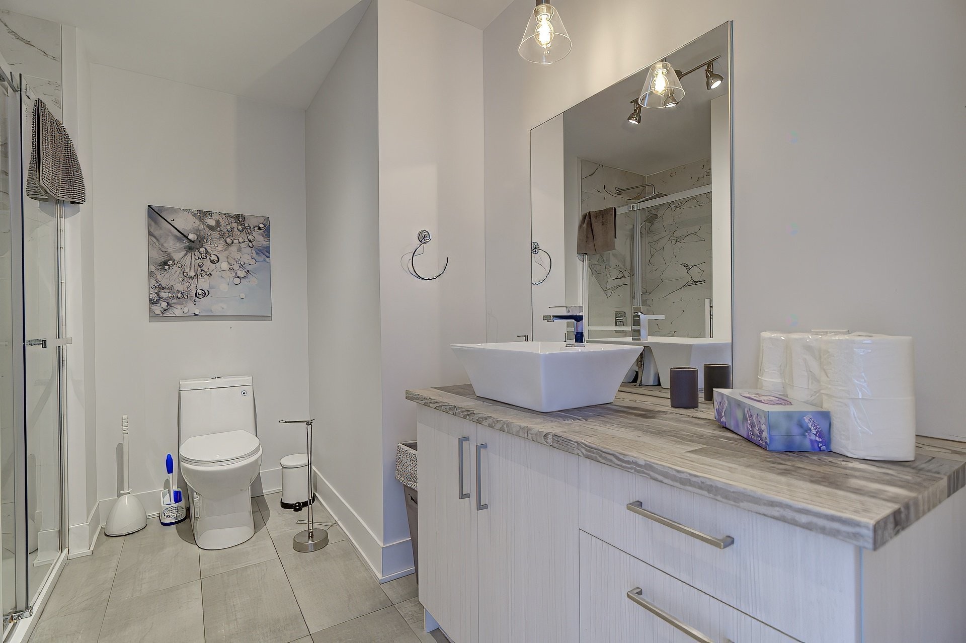 









399

 - 403


Rue d'Ambre

,
Candiac,




QC
J5R3L6

