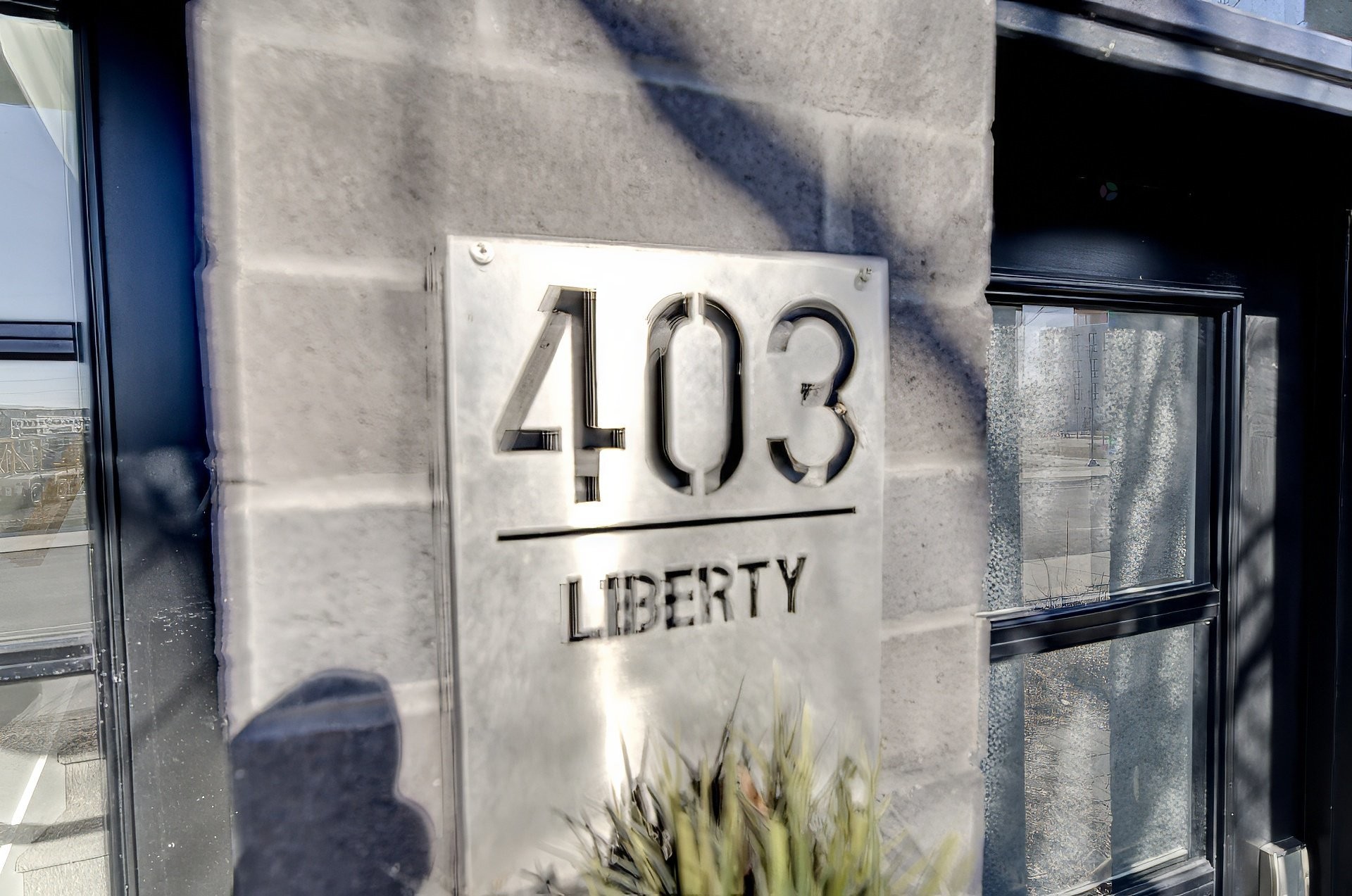 









399

 - 403


Rue d'Ambre

,
Candiac,




QC
J5R3L6

