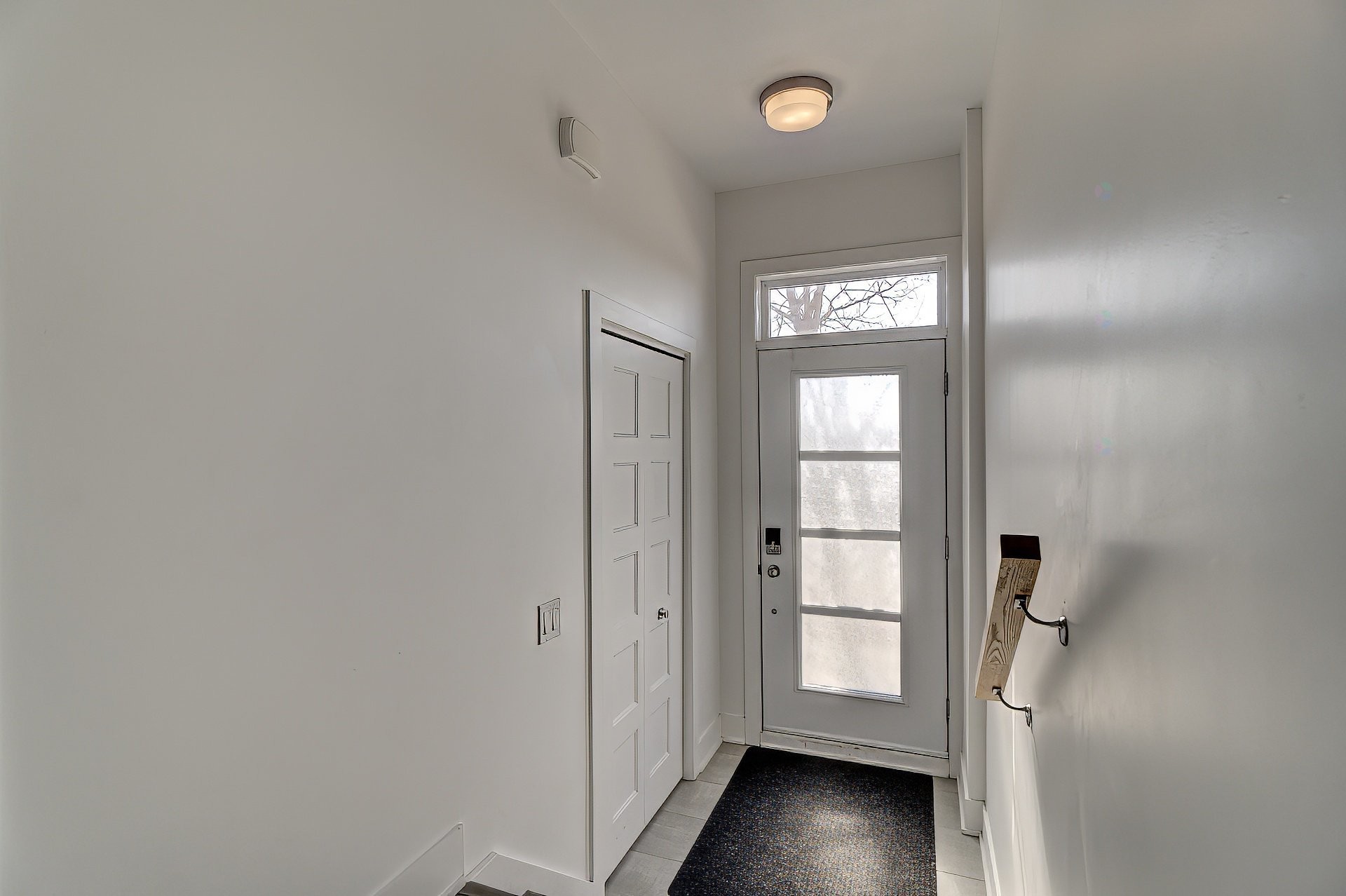 









399

 - 403


Rue d'Ambre

,
Candiac,




QC
J5R3L6

