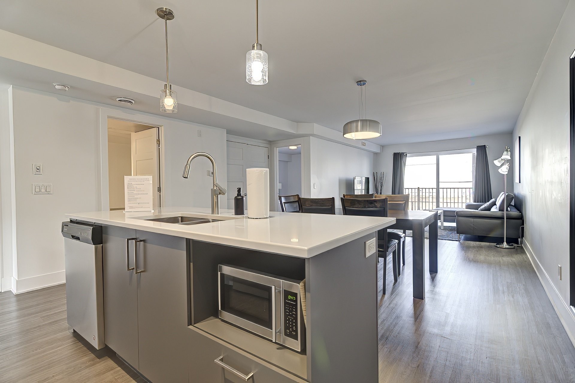 









399

 - 403


Rue d'Ambre

,
Candiac,




QC
J5R3L6

