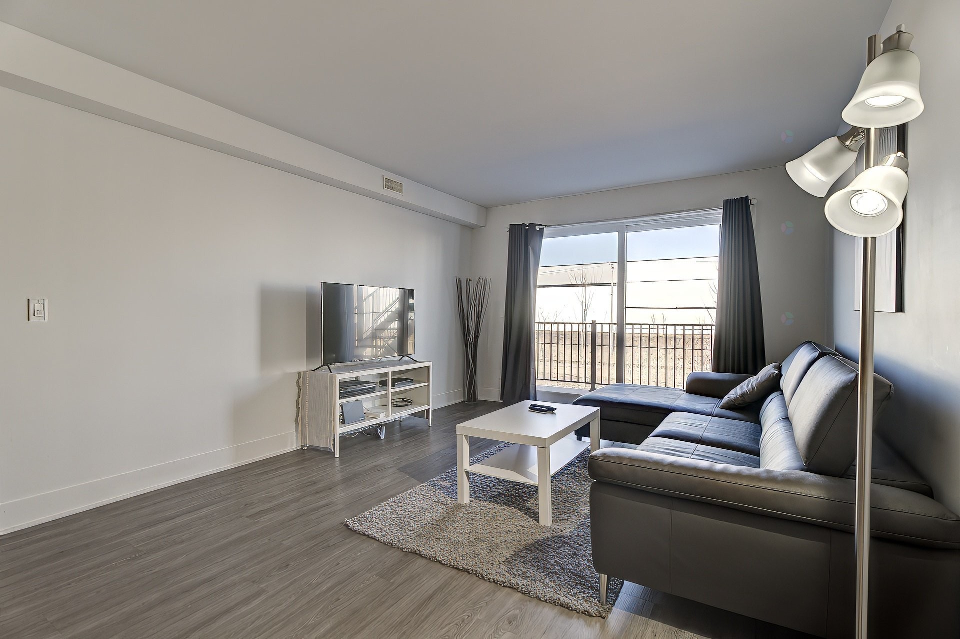 









399

 - 403


Rue d'Ambre

,
Candiac,




QC
J5R3L6

