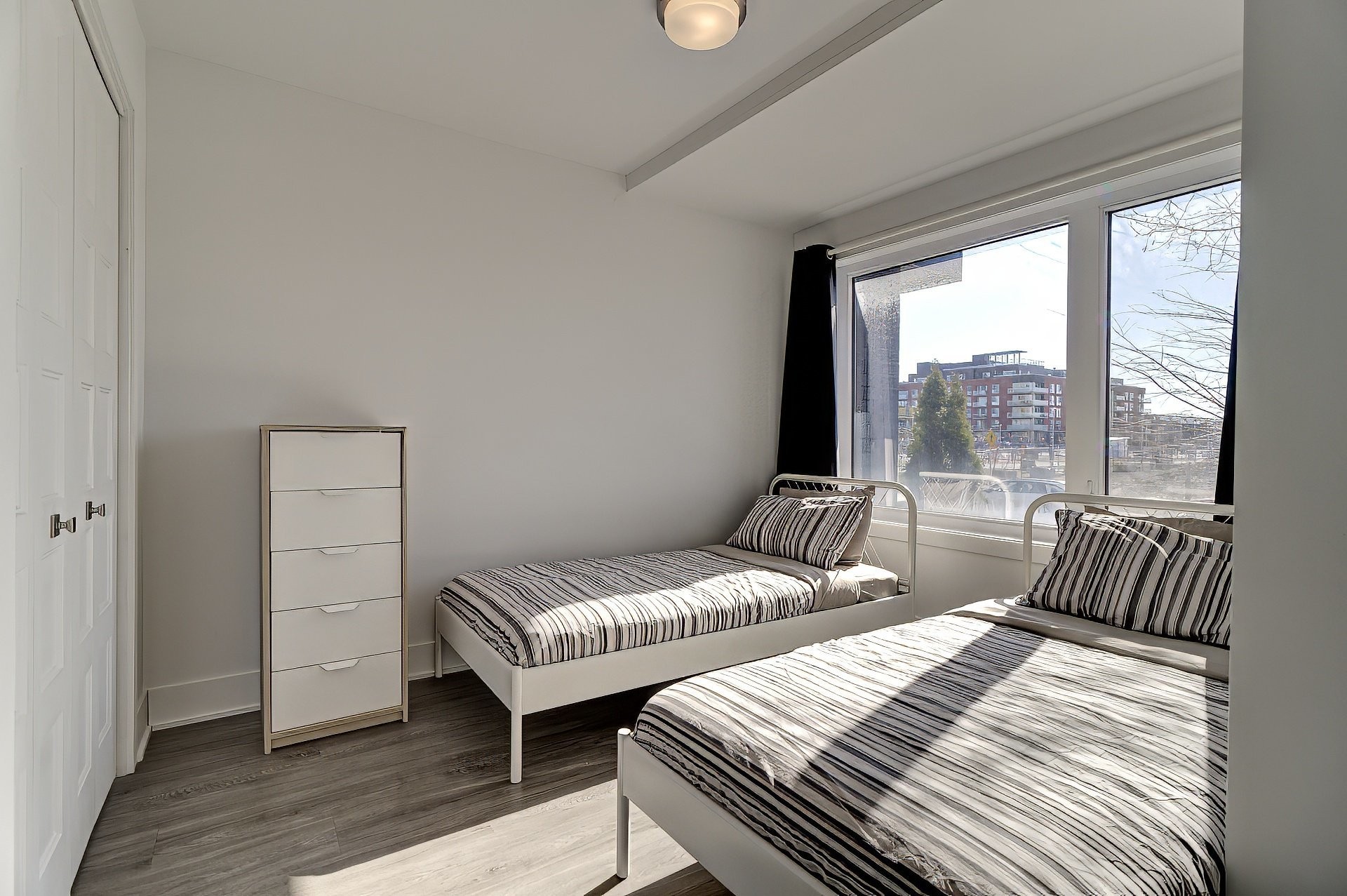 









399

 - 403


Rue d'Ambre

,
Candiac,




QC
J5R3L6

