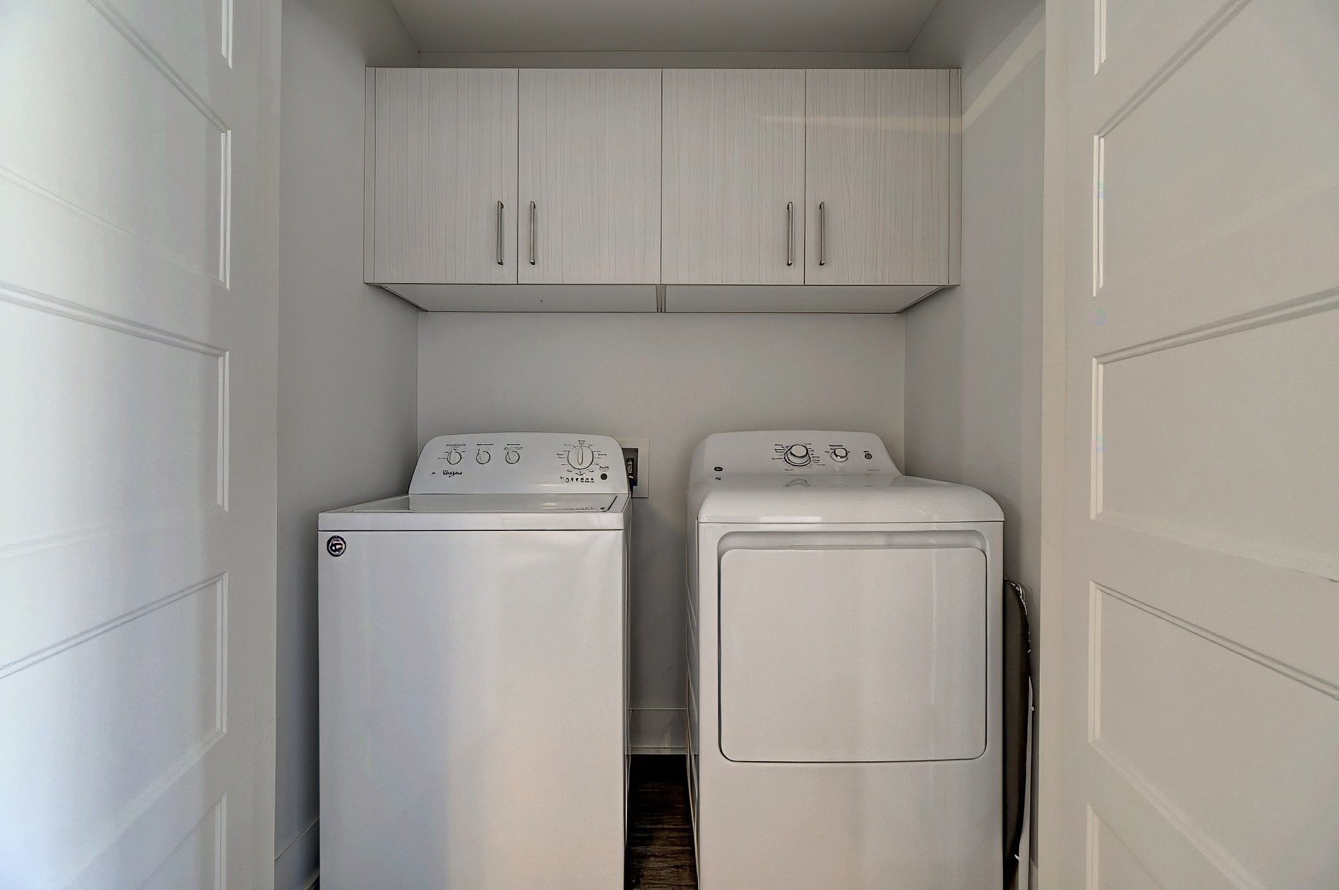 









399

 - 403


Rue d'Ambre

,
Candiac,




QC
J5R3L6

