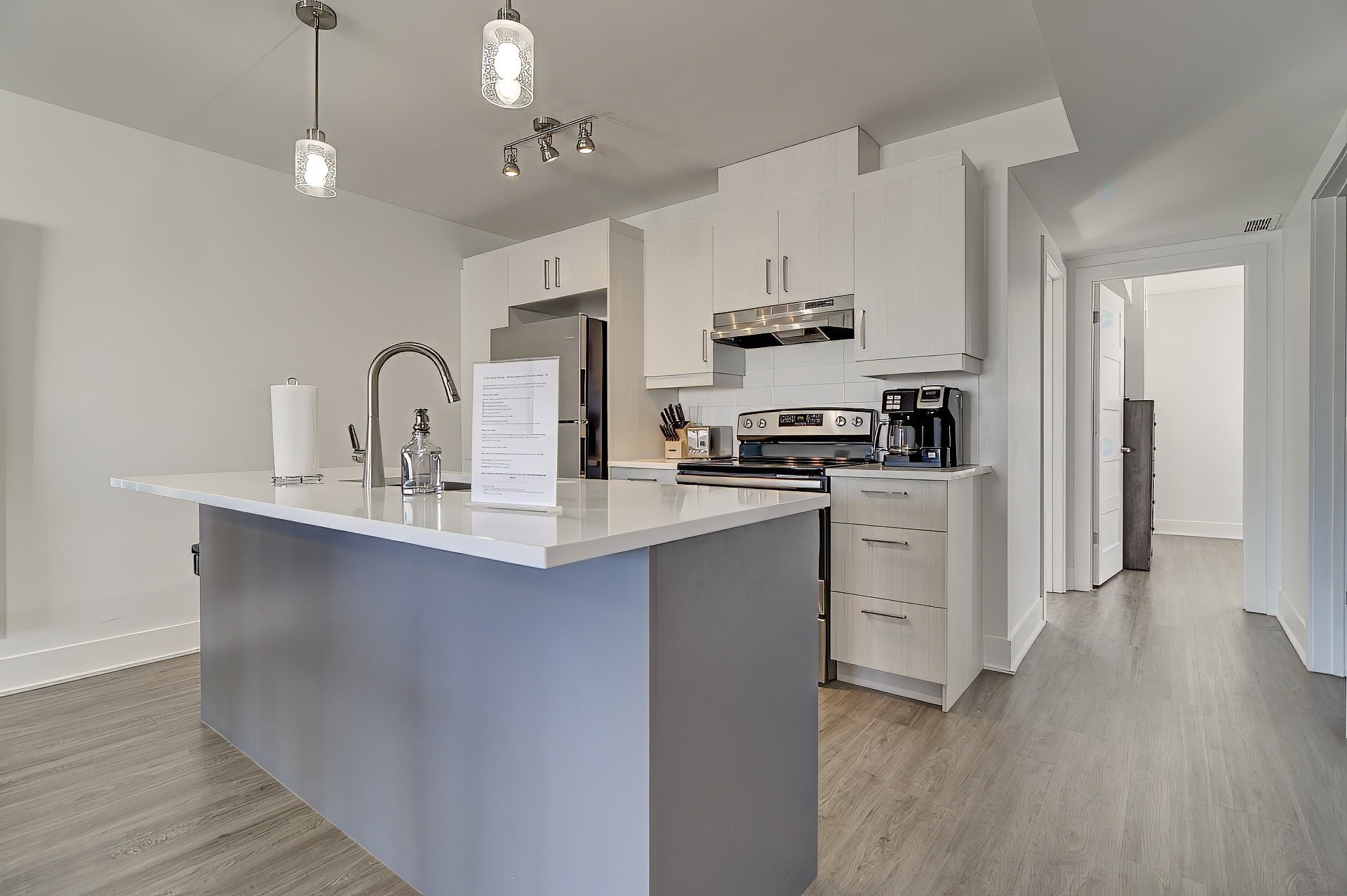 









399

 - 403


Rue d'Ambre

,
Candiac,




QC
J5R3L6

