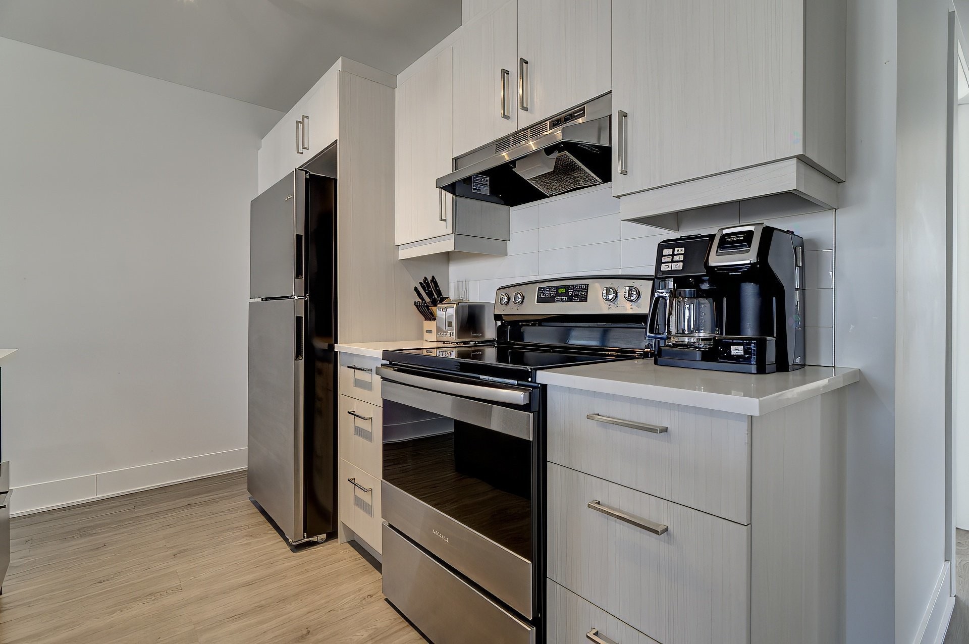 









399

 - 403


Rue d'Ambre

,
Candiac,




QC
J5R3L6

