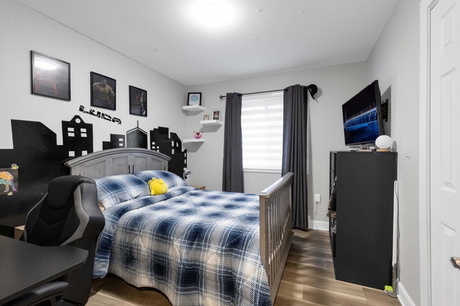 









11641

 - 11645


Av. Laurier

,
Montréal (Montréal-Nord),




QC
H1G4A8

