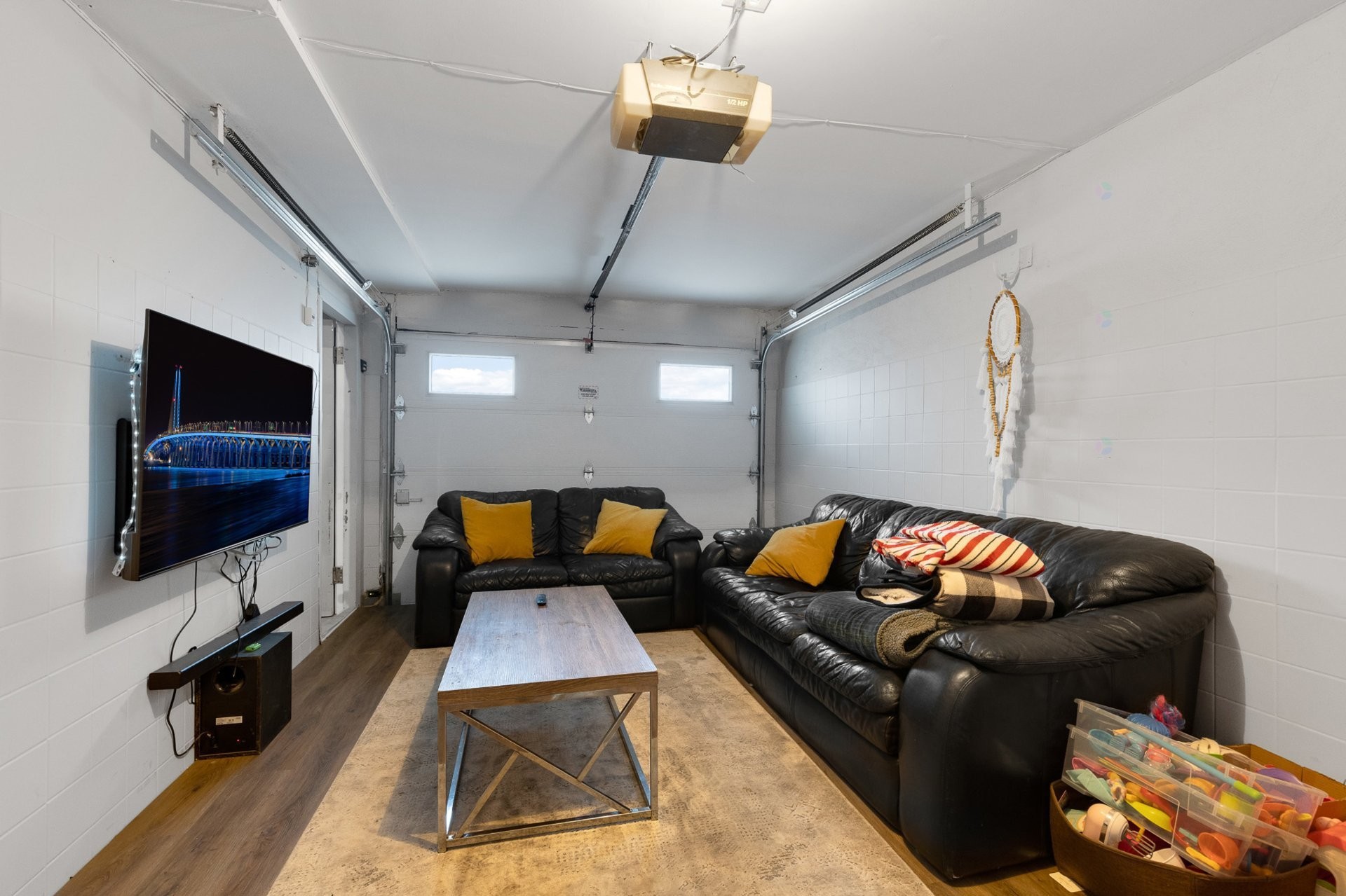 









11641

 - 11645


Av. Laurier

,
Montréal (Montréal-Nord),




QC
H1G4A8

