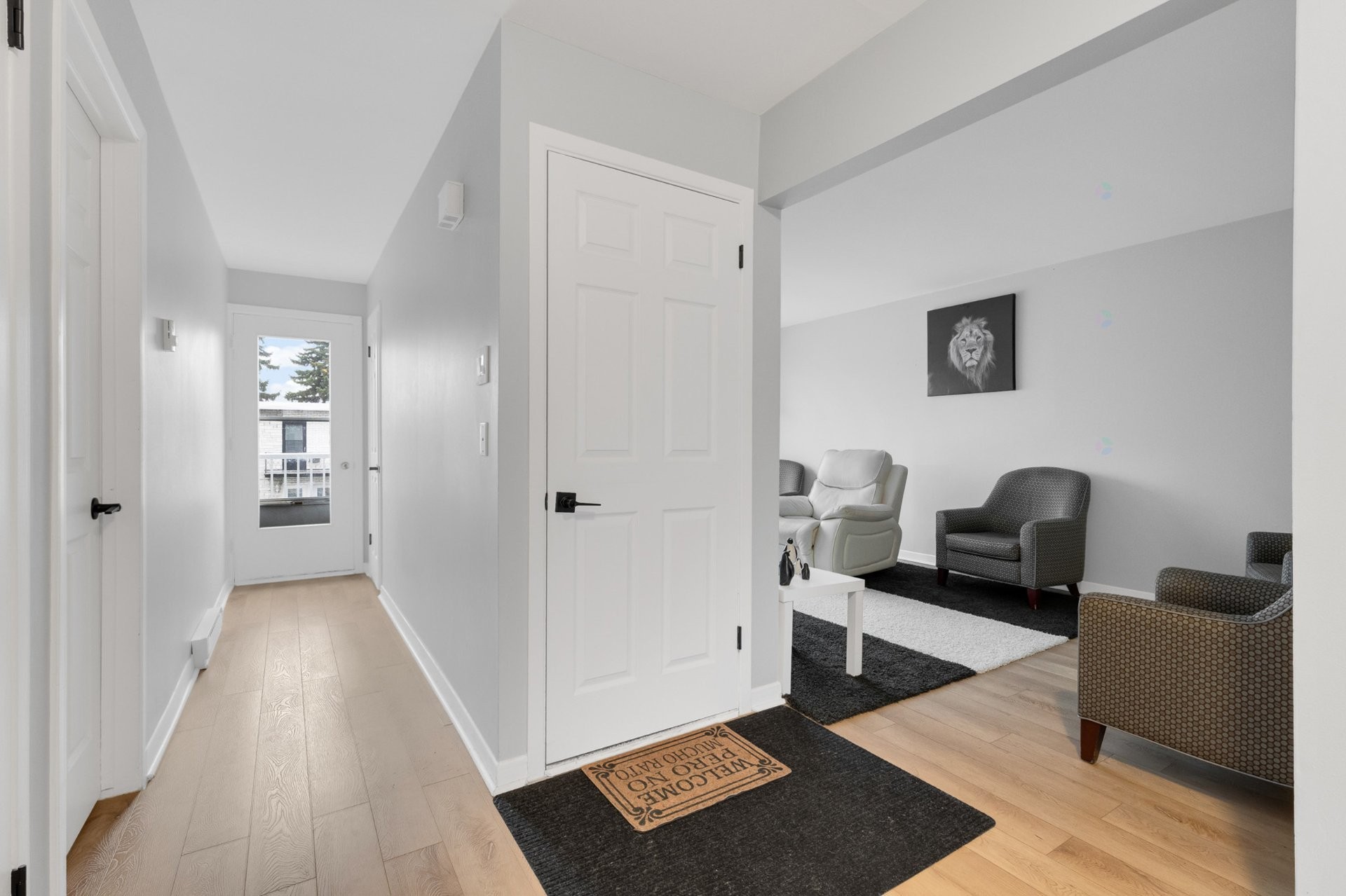 









11641

 - 11645


Av. Laurier

,
Montréal (Montréal-Nord),




QC
H1G4A8

